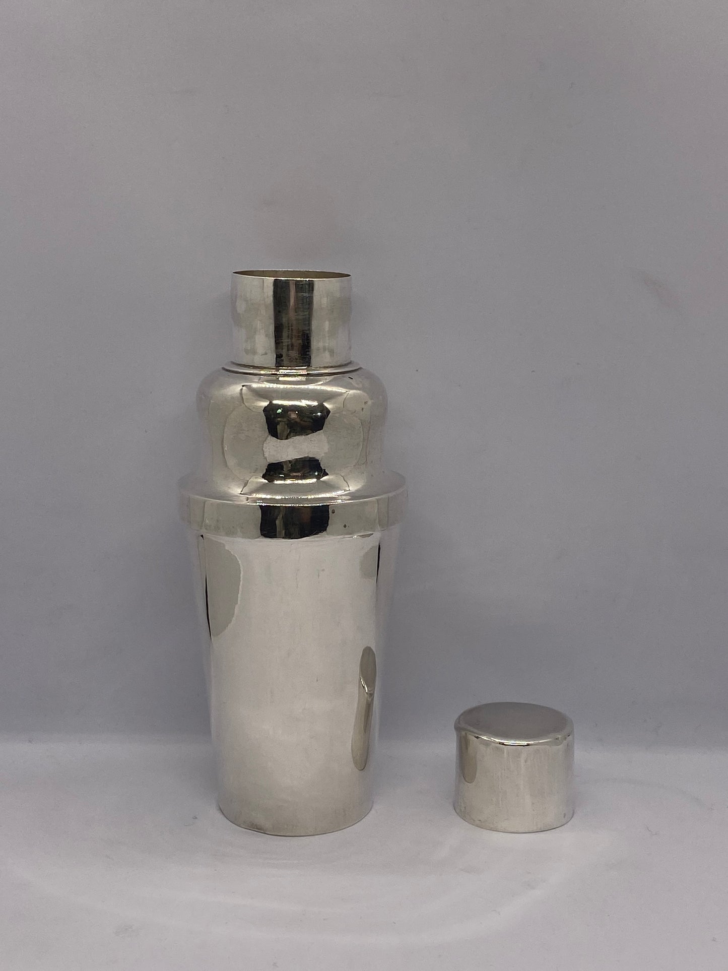 Juego de cóctel Luen Hing de plata china antigua con coctelera, 6 vasos de chupito y bandeja