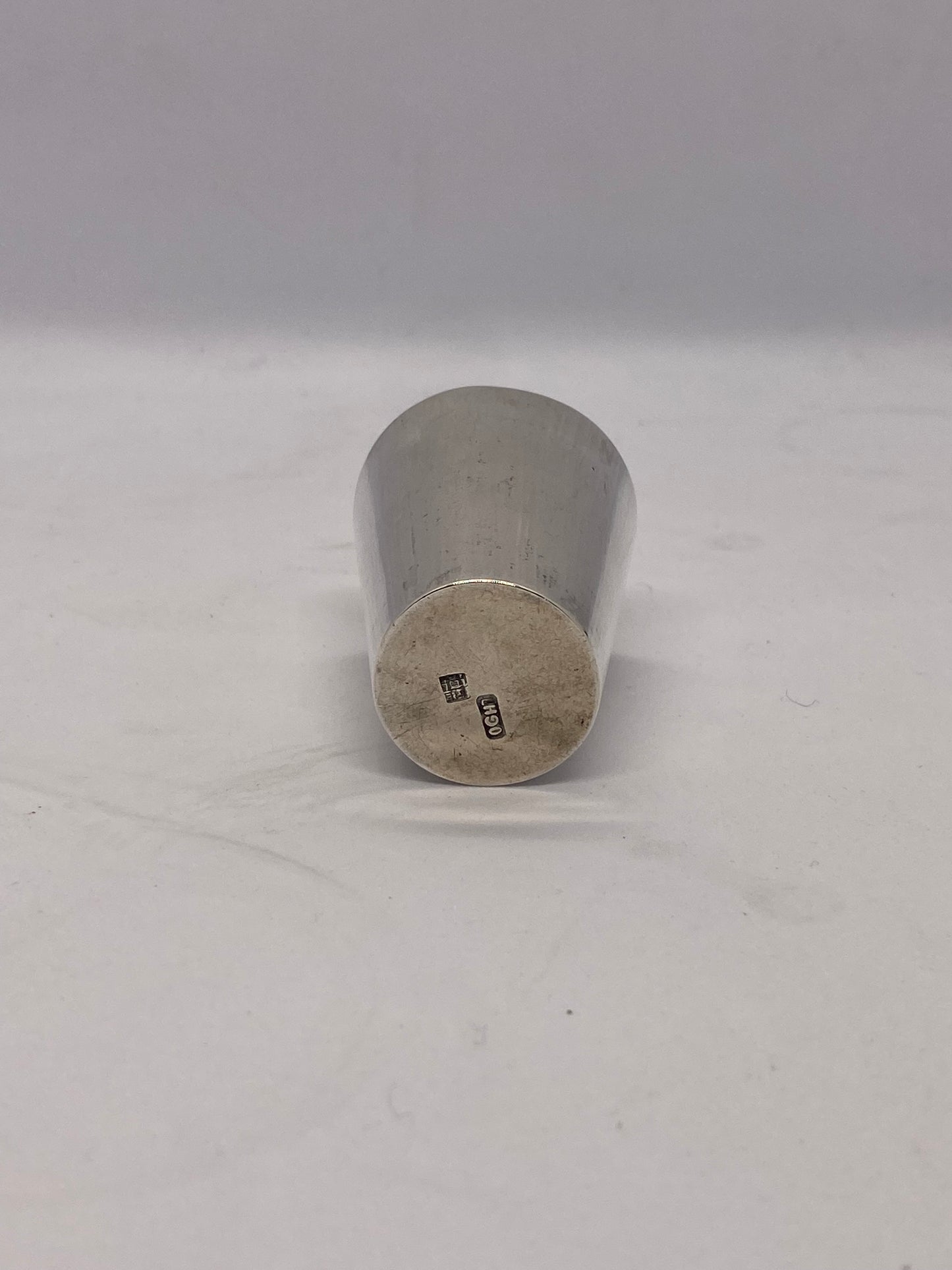 Juego de cóctel Luen Hing de plata china antigua con coctelera, 6 vasos de chupito y bandeja