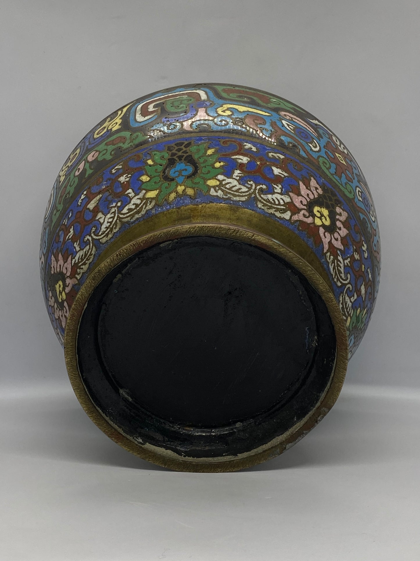 复古中国内填珐琅碗