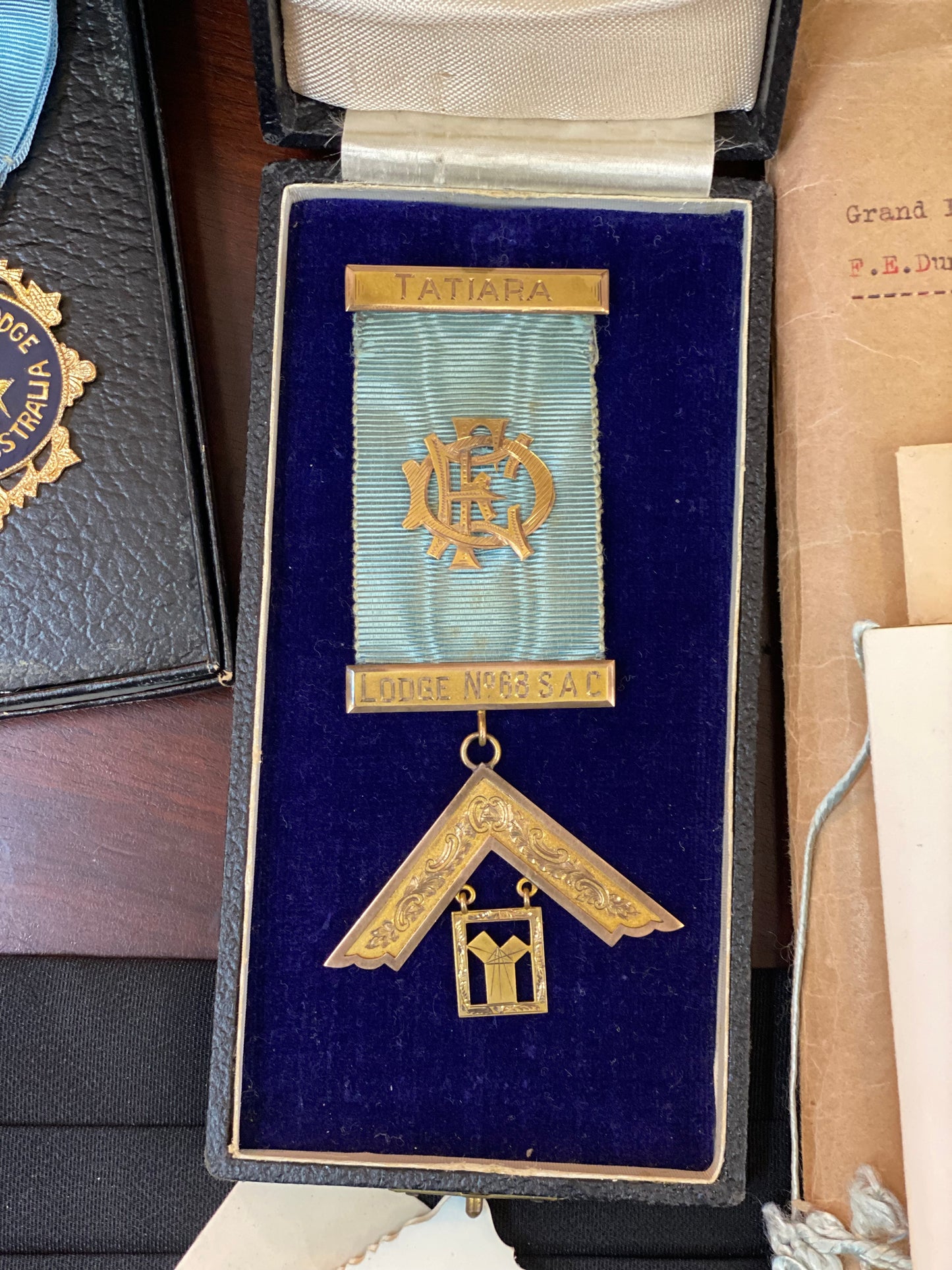罕见单一所有者澳大利亚共济会收藏品,含 9ct 金牌,约 1954 年