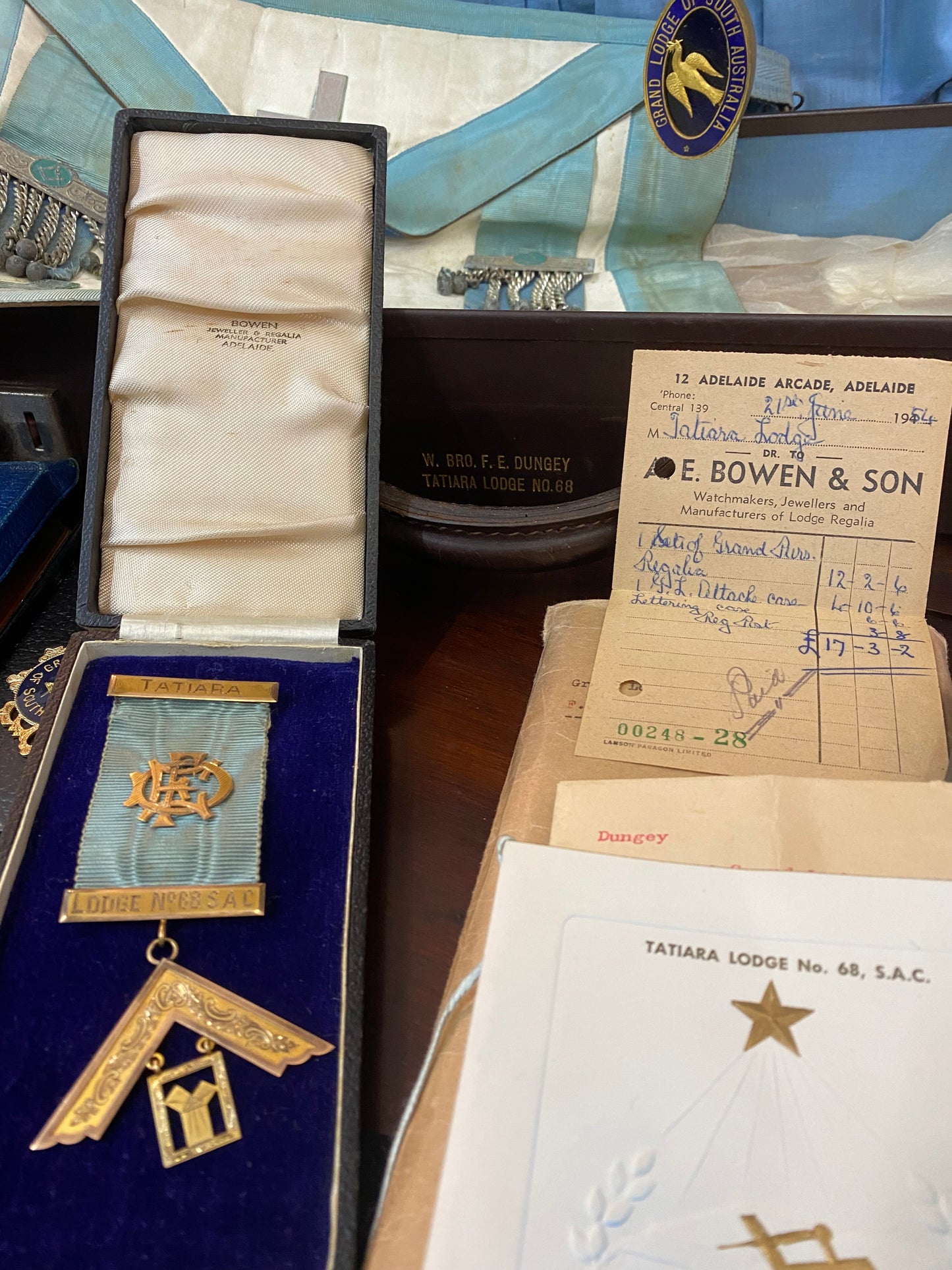罕见单一所有者澳大利亚共济会收藏品,含 9ct 金牌,约 1954 年