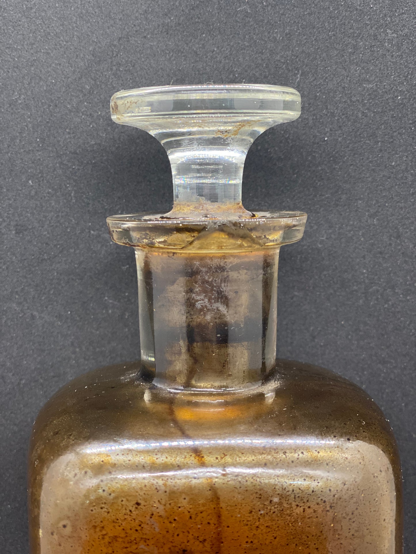 古董美国药剂师瓶,W, T & Co. 出品,约 1880-90 年 - Liq. Calcis