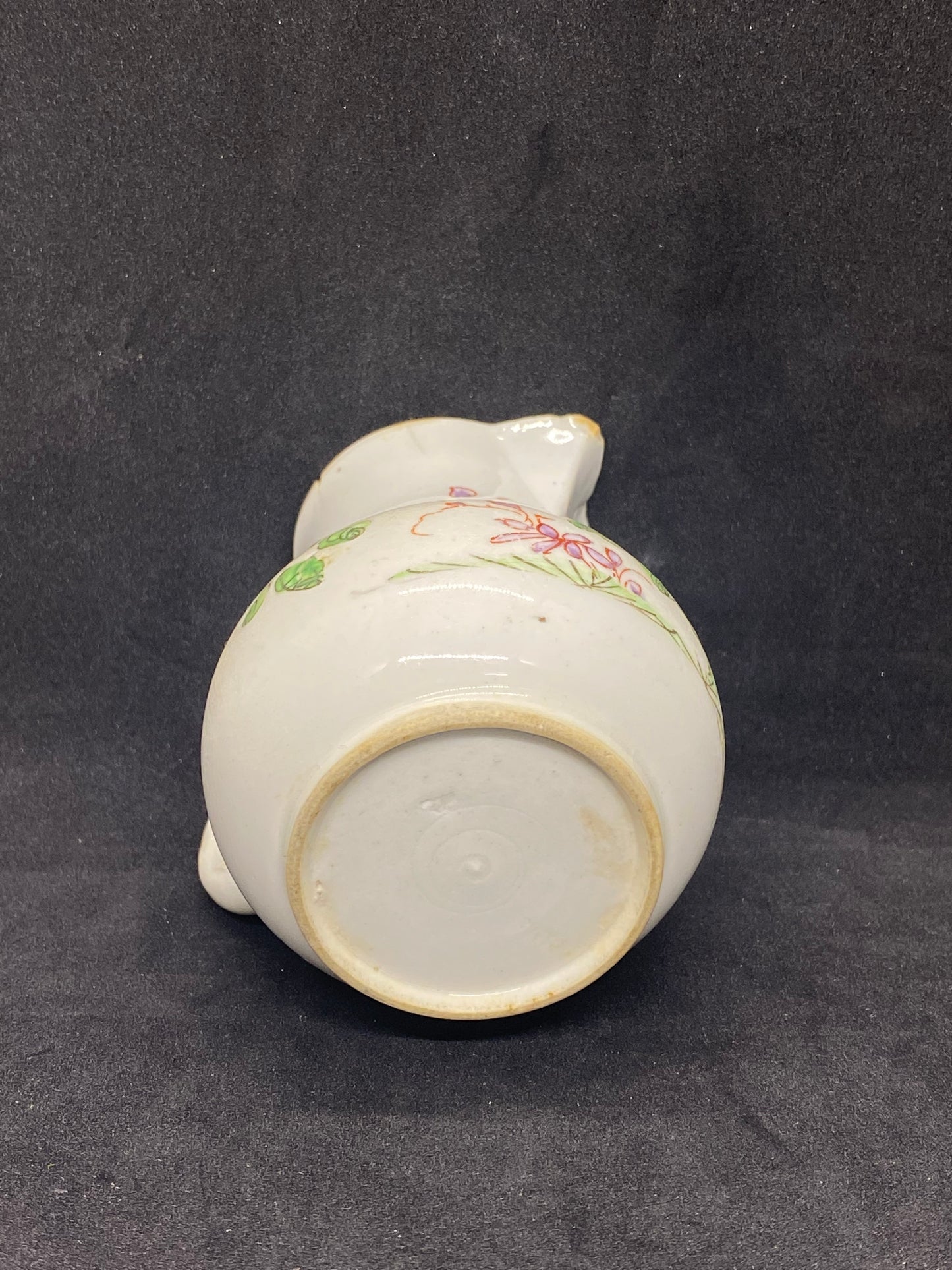 18 世纪英国弓形瓷麻雀喙壶 约 1750-1752 年