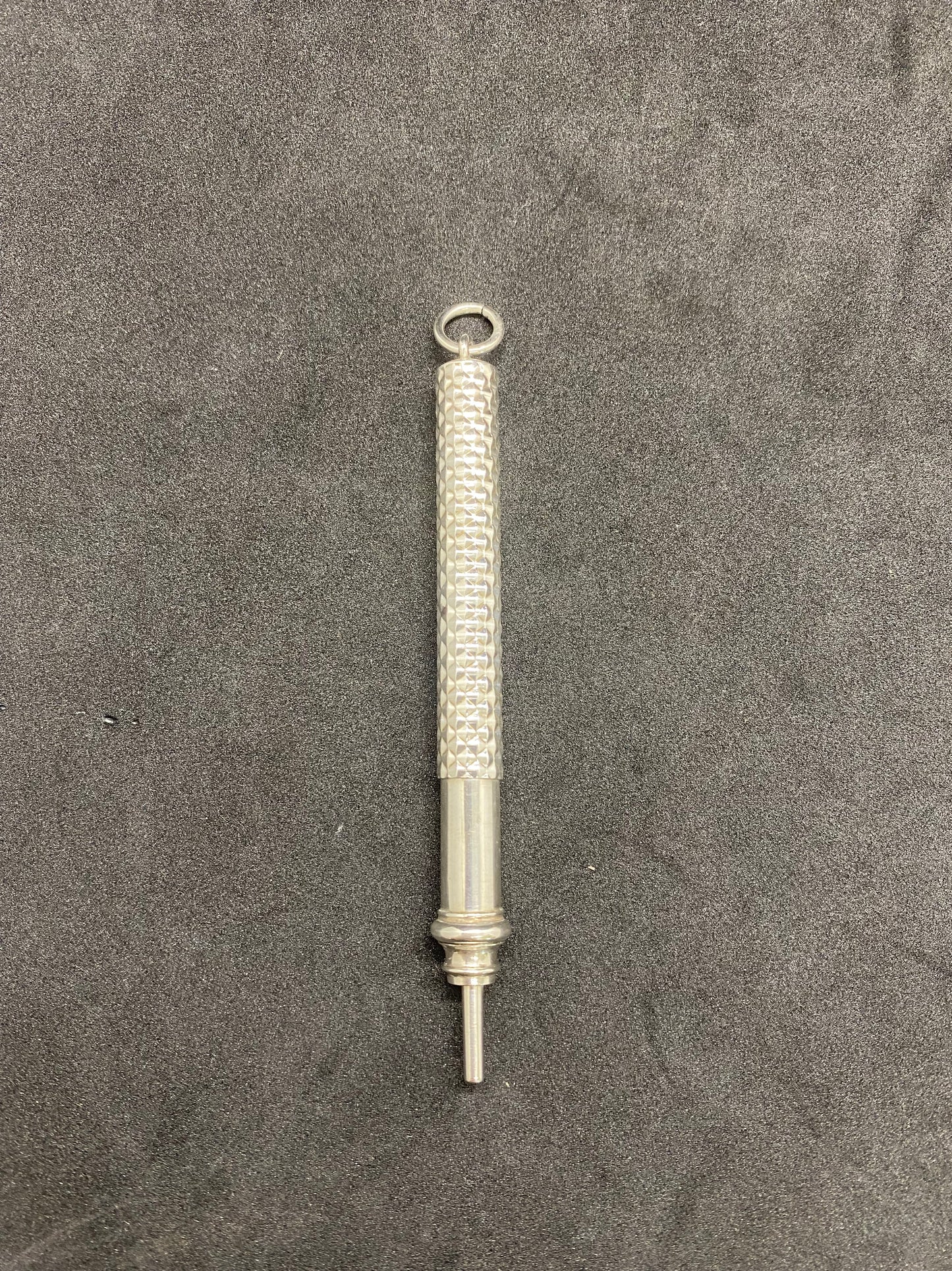 Lápiz propulsor de plata esterlina de finales de la época victoriana con asa Chatelaine, Birmingham, 1888.