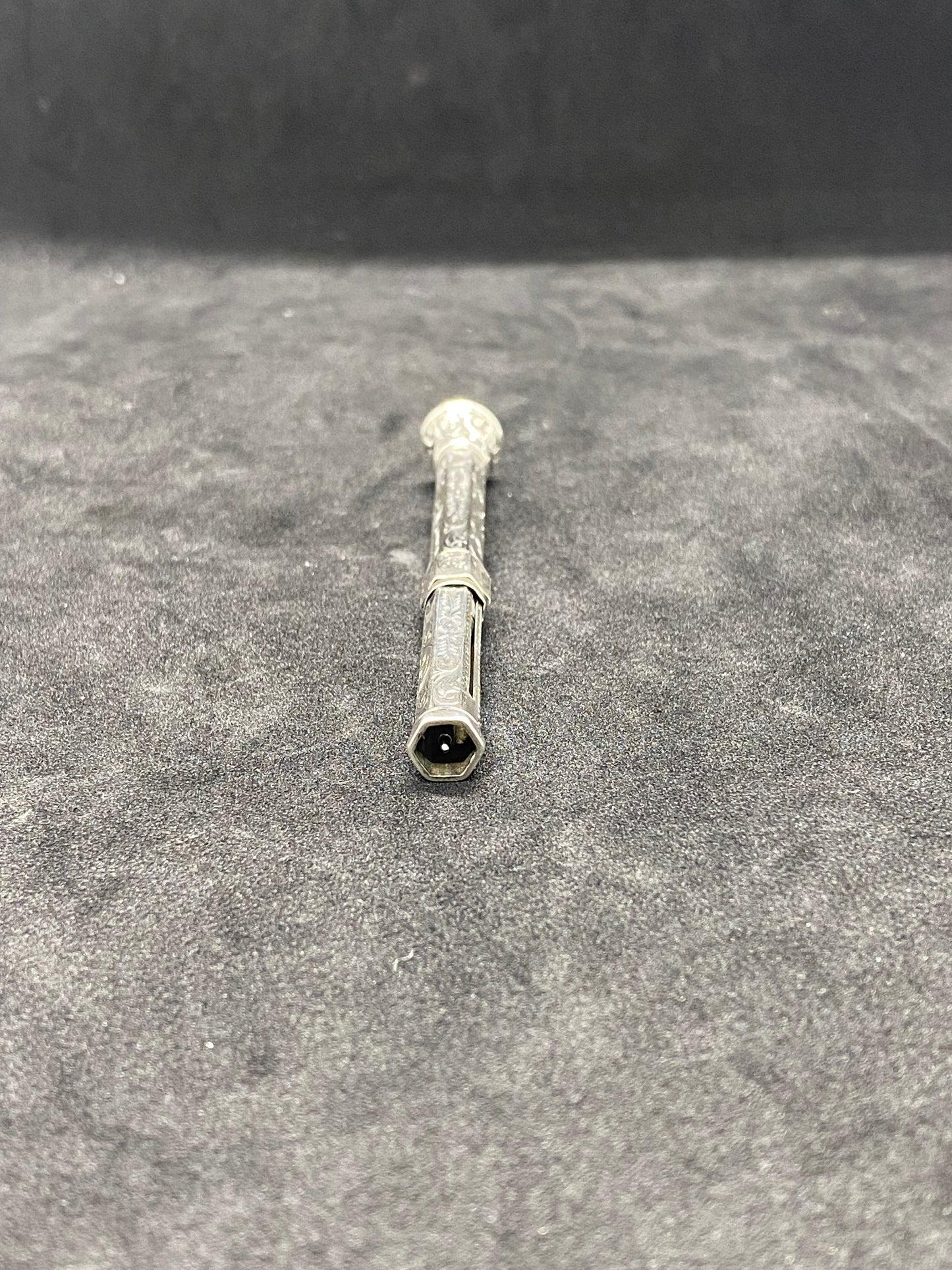 Lápiz propulsor de plata esterlina de finales de la época victoriana con tapa con sello de ágata