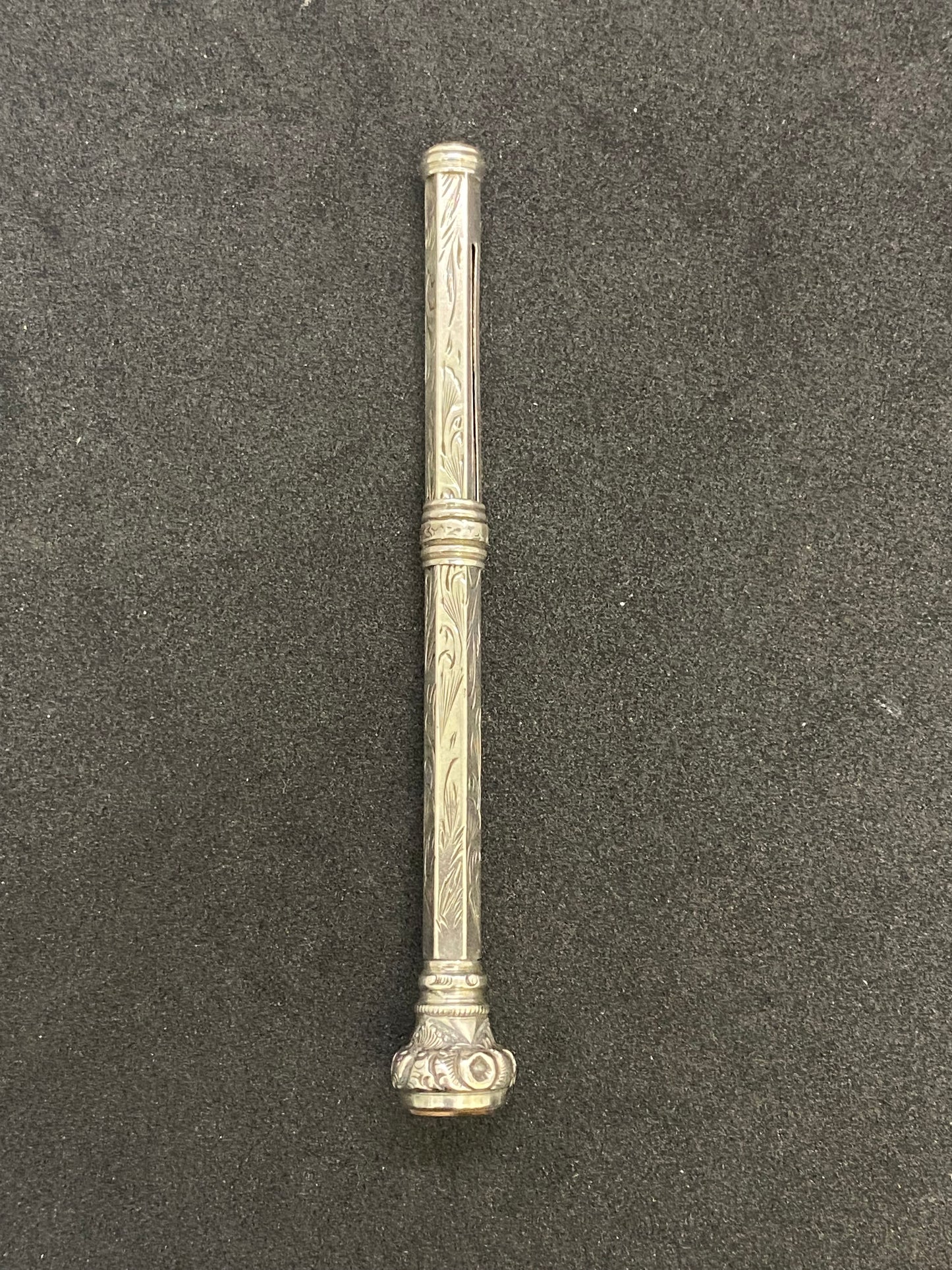 Lápiz propulsor de plata victoriano de finales del siglo XIX con tapa de sello de citrino