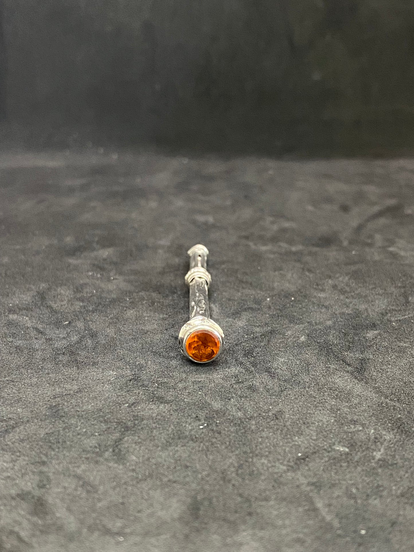 Lápiz propulsor de plata victoriano de finales del siglo XIX con citrino y sello de cristal en la parte superior