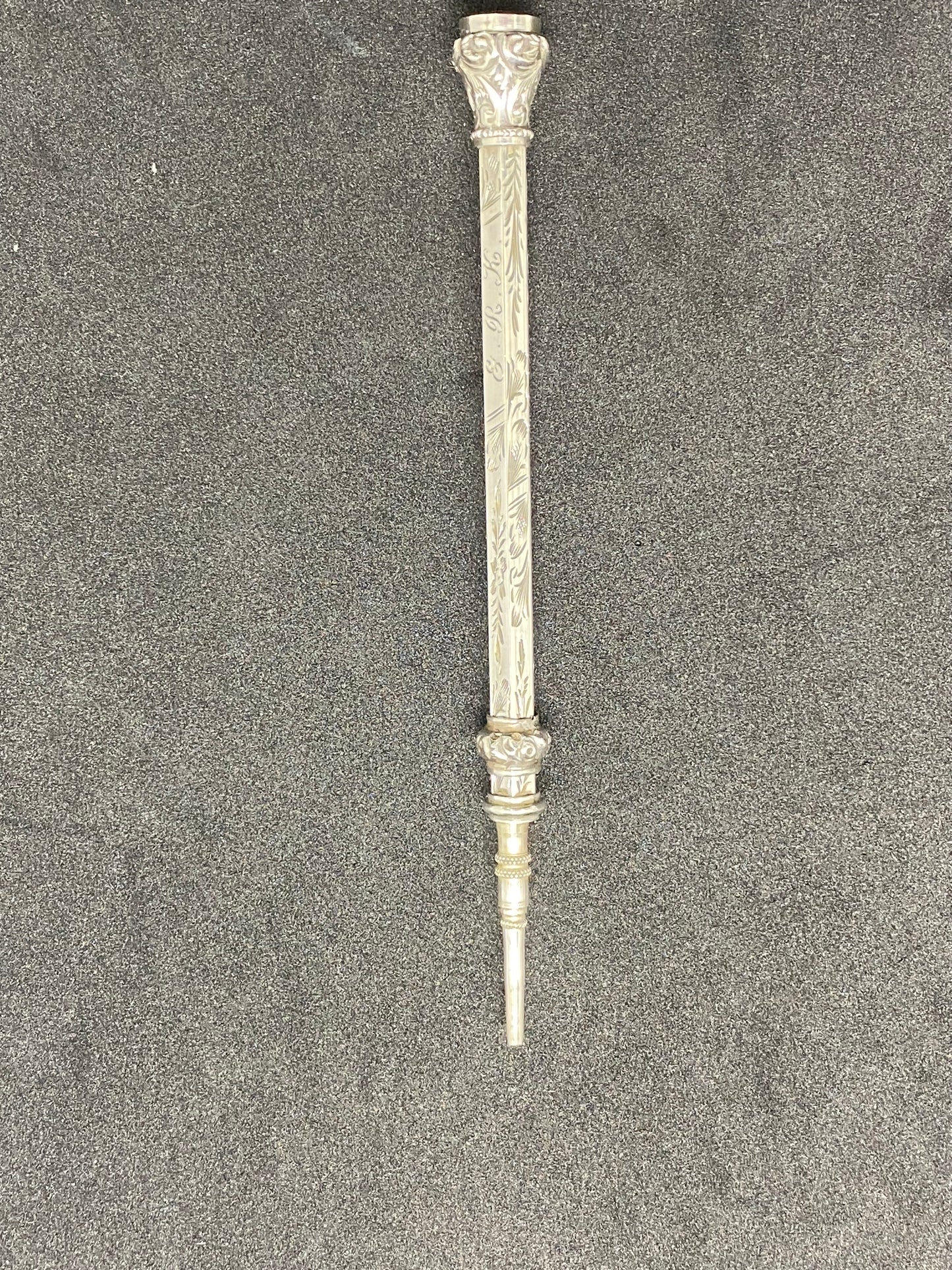 Lápiz propulsor antiguo de plata esterlina con tapa con sello de cornalina