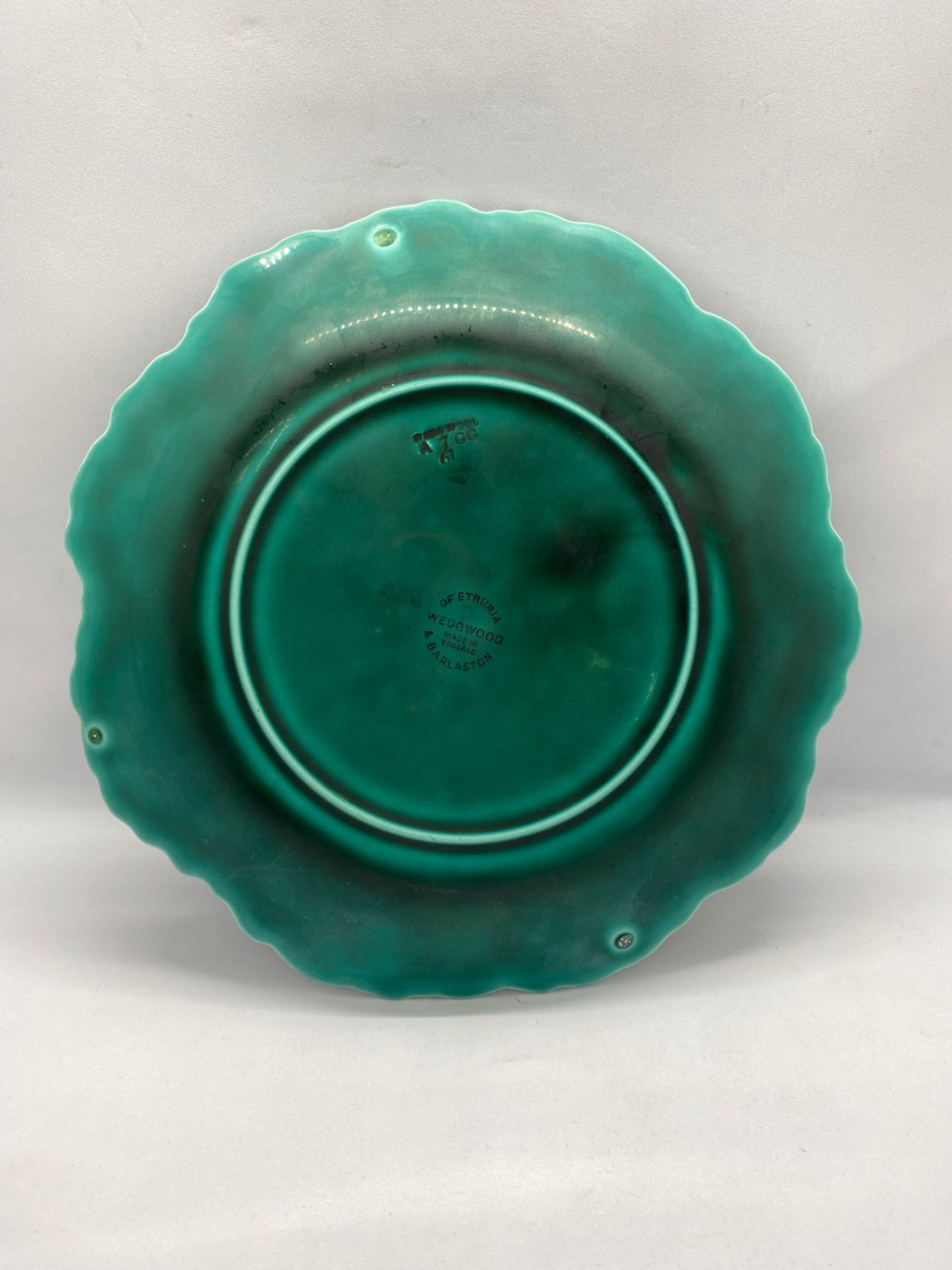 20 世纪 40 年代 Wedgwood 卷心菜叶陶器盘