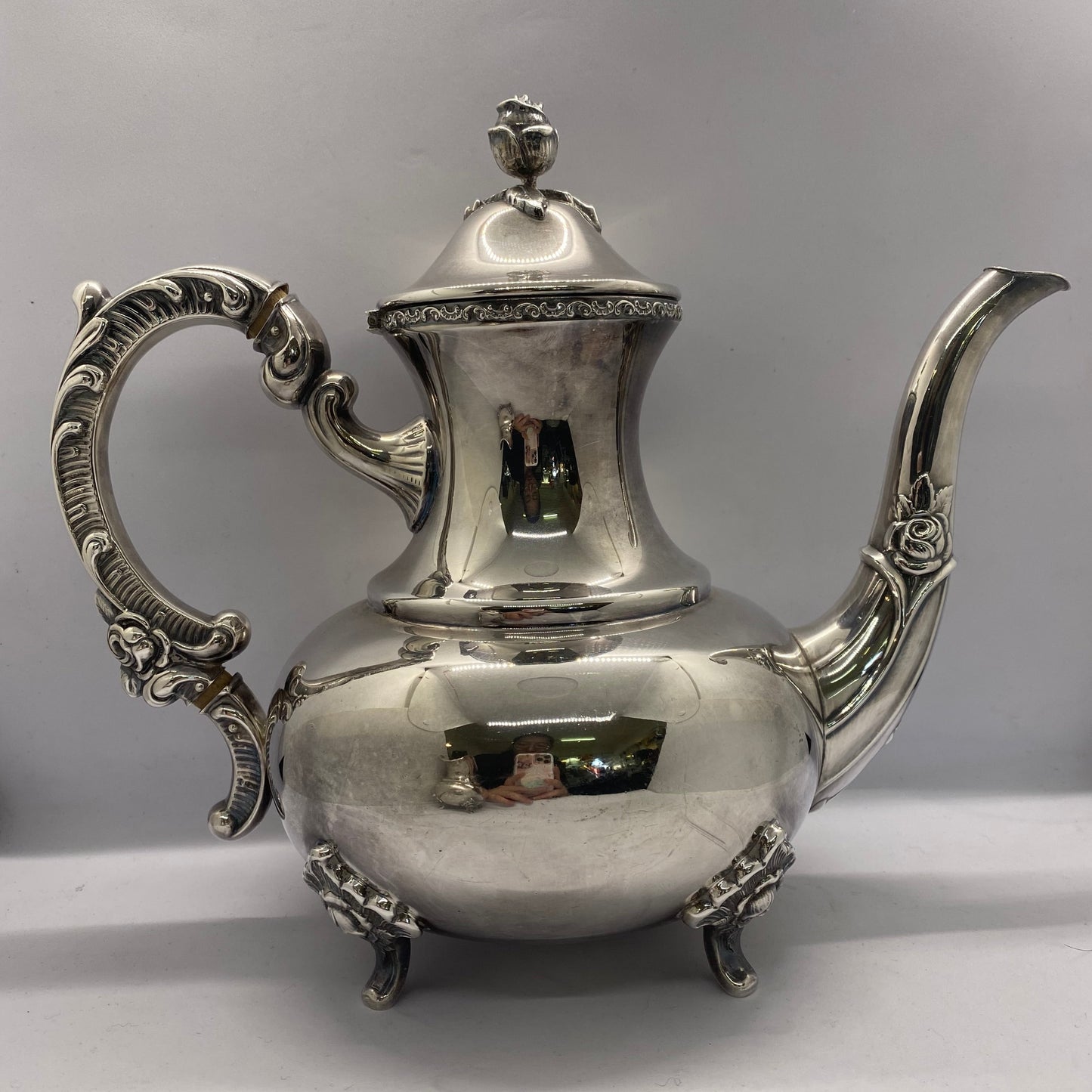 Impresionante juego de té de 4 piezas en plata de ley de Emil Hermann