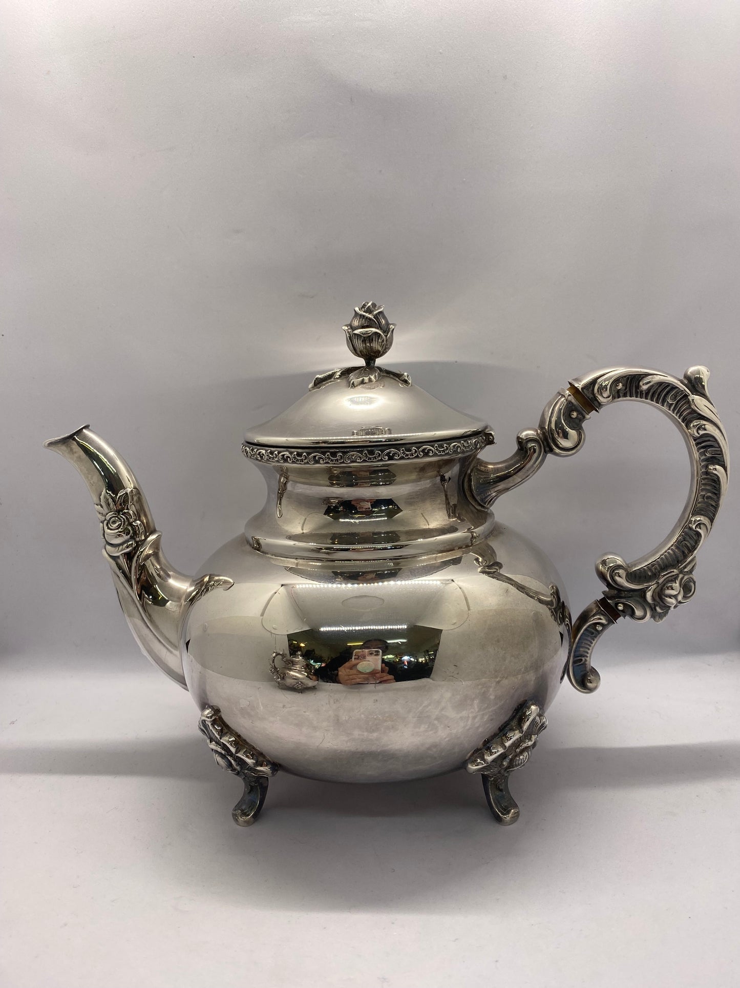 Impresionante juego de té de 4 piezas en plata de ley de Emil Hermann
