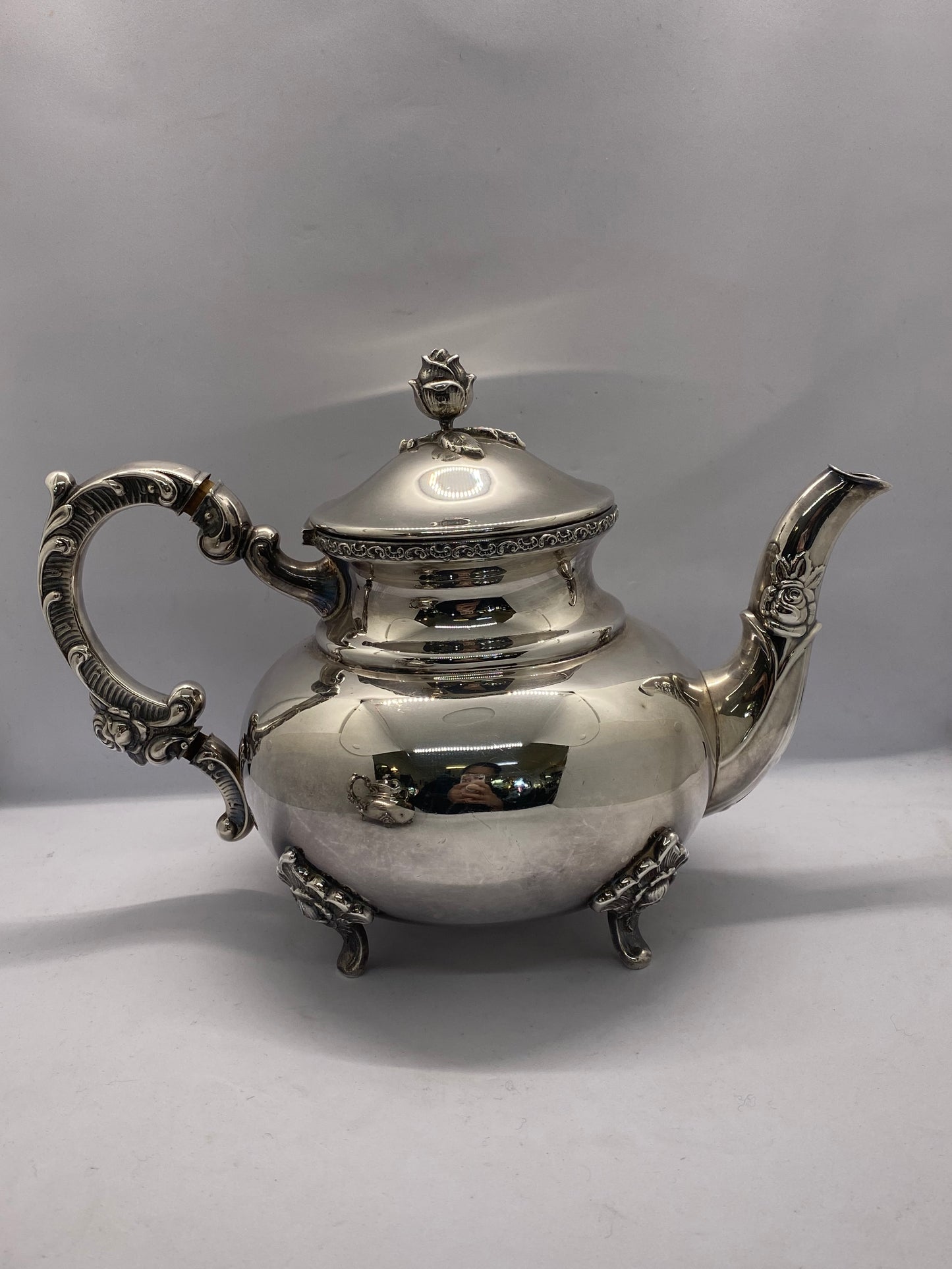 Impresionante juego de té de 4 piezas en plata de ley de Emil Hermann