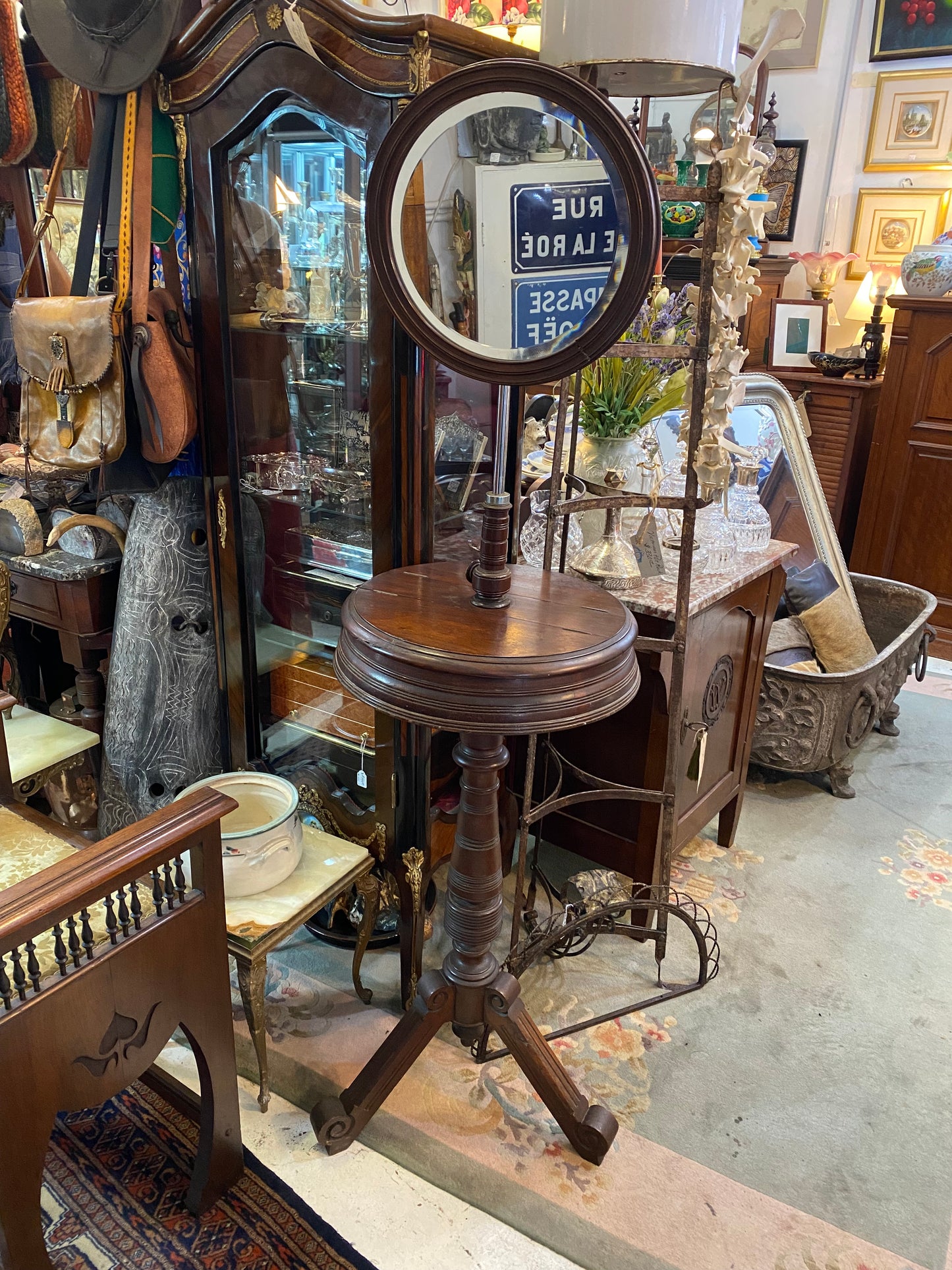 Mueble de afeitado y maquillaje victoriano de caoba, circa 1880