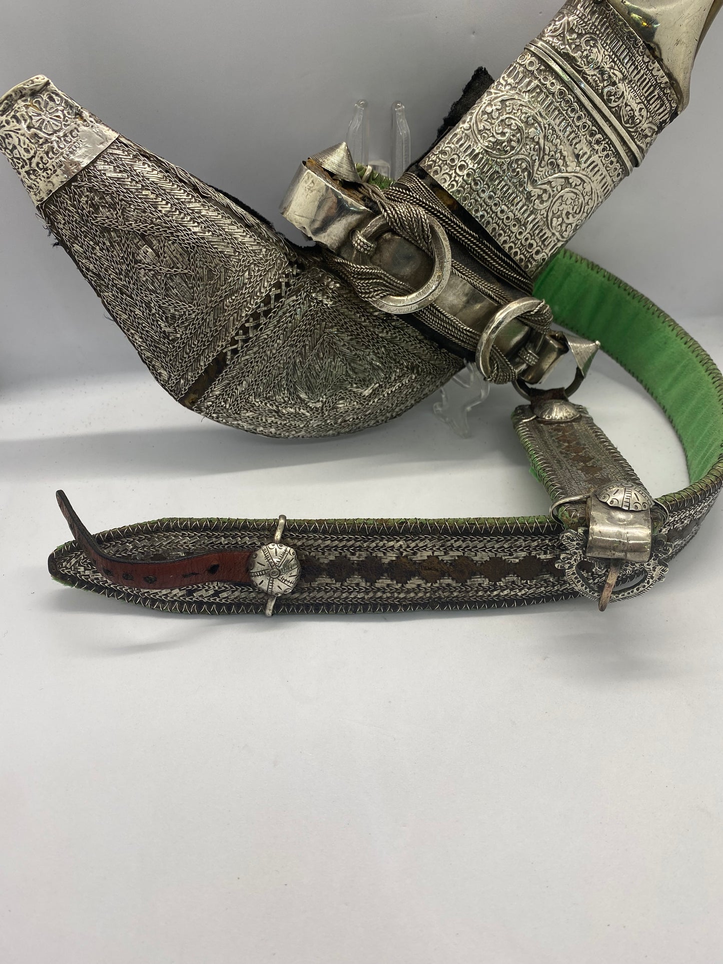 Daga ceremonial Khanjar antigua de plata y cuerno de Omán (Jambiya)