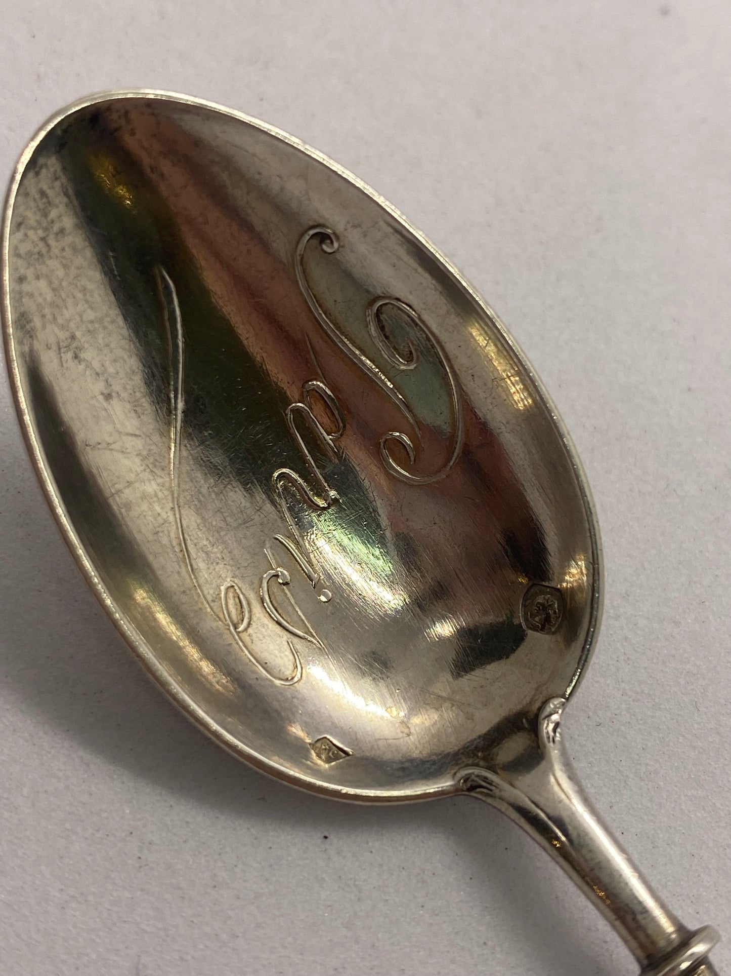 Cuchara de recuerdo francesa antigua de plata .800 con la inscripción "París"