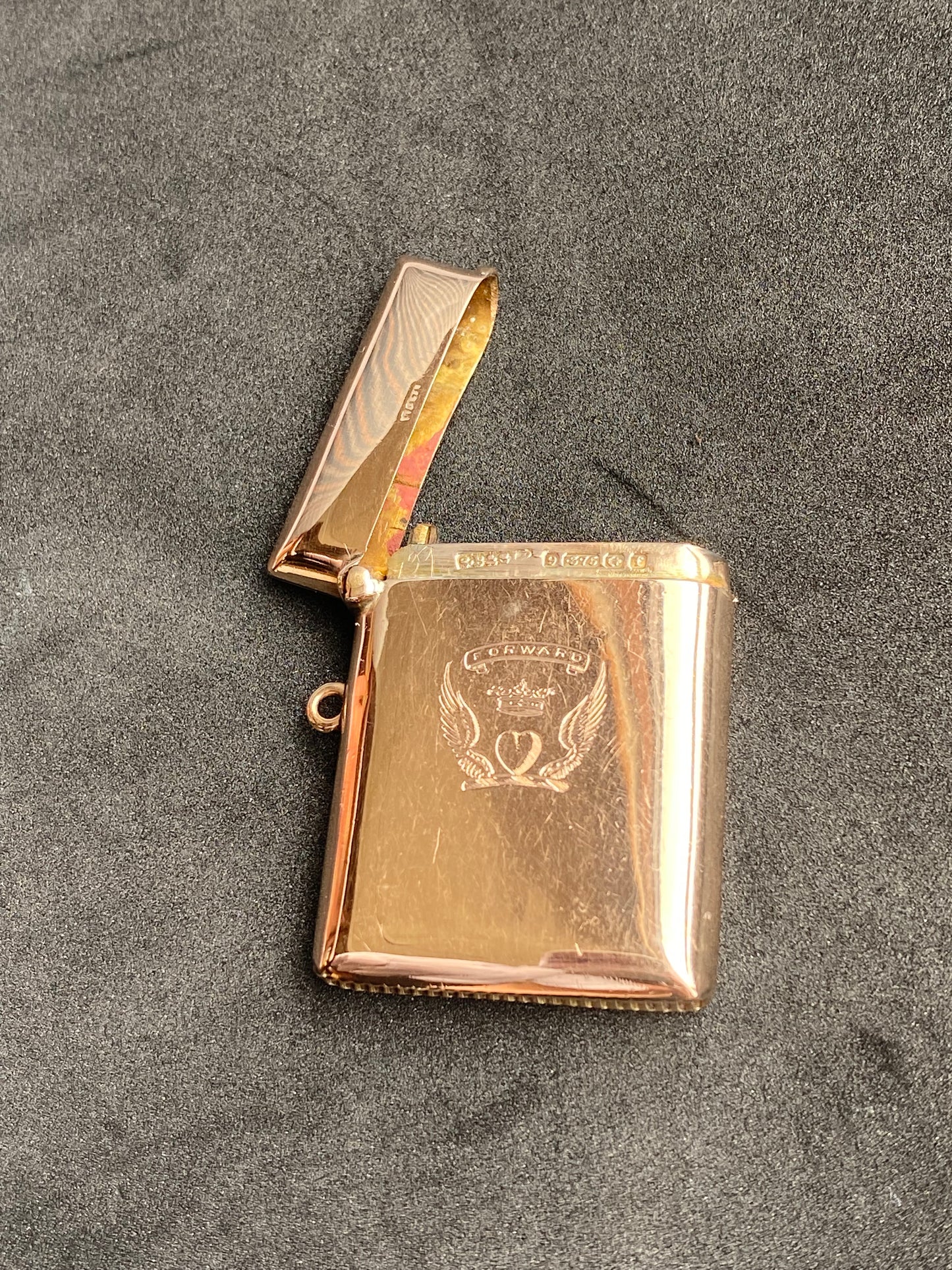 9ct 爱德华风格金质维斯塔表壳,刻有“前进”和布鲁斯之心