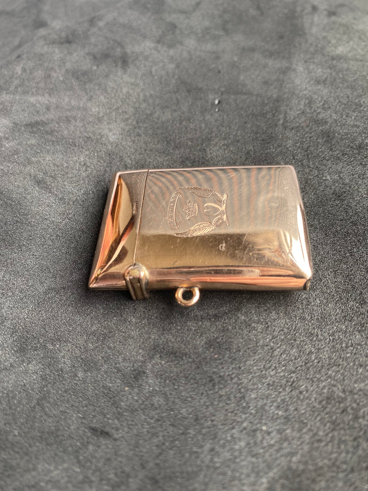 9ct 爱德华风格金质维斯塔表壳,刻有“前进”和布鲁斯之心