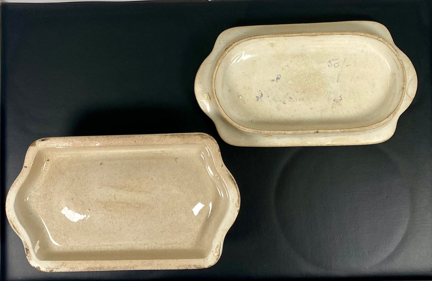 Tapa y base de olla Prattware "Alexandra Palace" de finales del siglo XIX