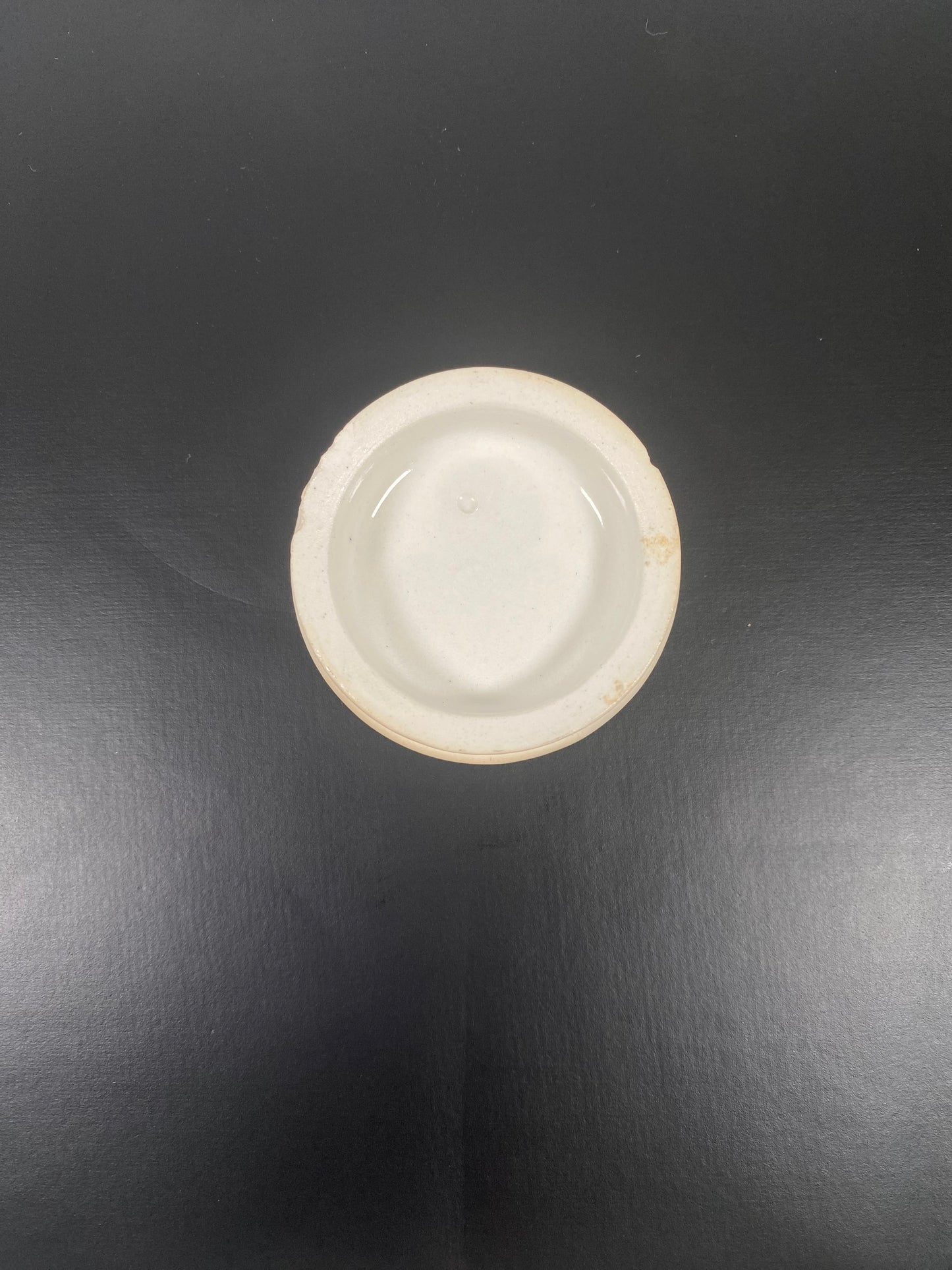 Tapa de boticario victoriano del siglo XIX, con transferencia de loza, para ungüento de ojos dorados