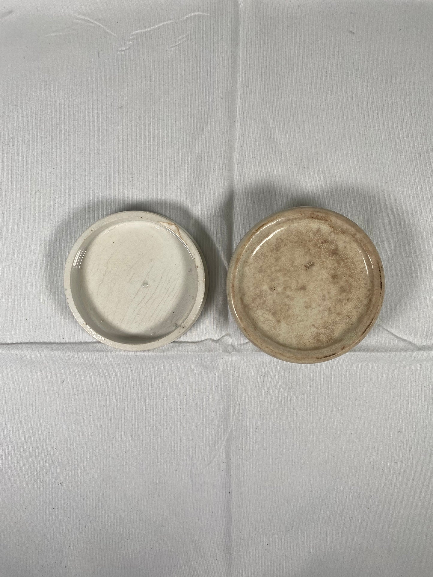 Tapa de bote de pasta de dientes Areca de loza victoriana de mediados a finales del siglo XIX, Bourne Johnson & Latimer