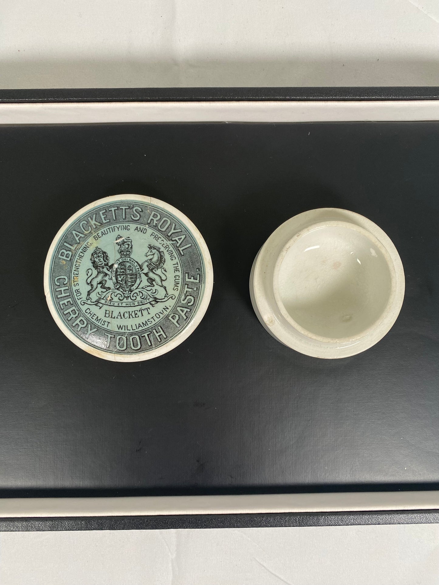 Tapa y base de bote de pasta de dientes Blackett's, raras, tal como están, reparadas