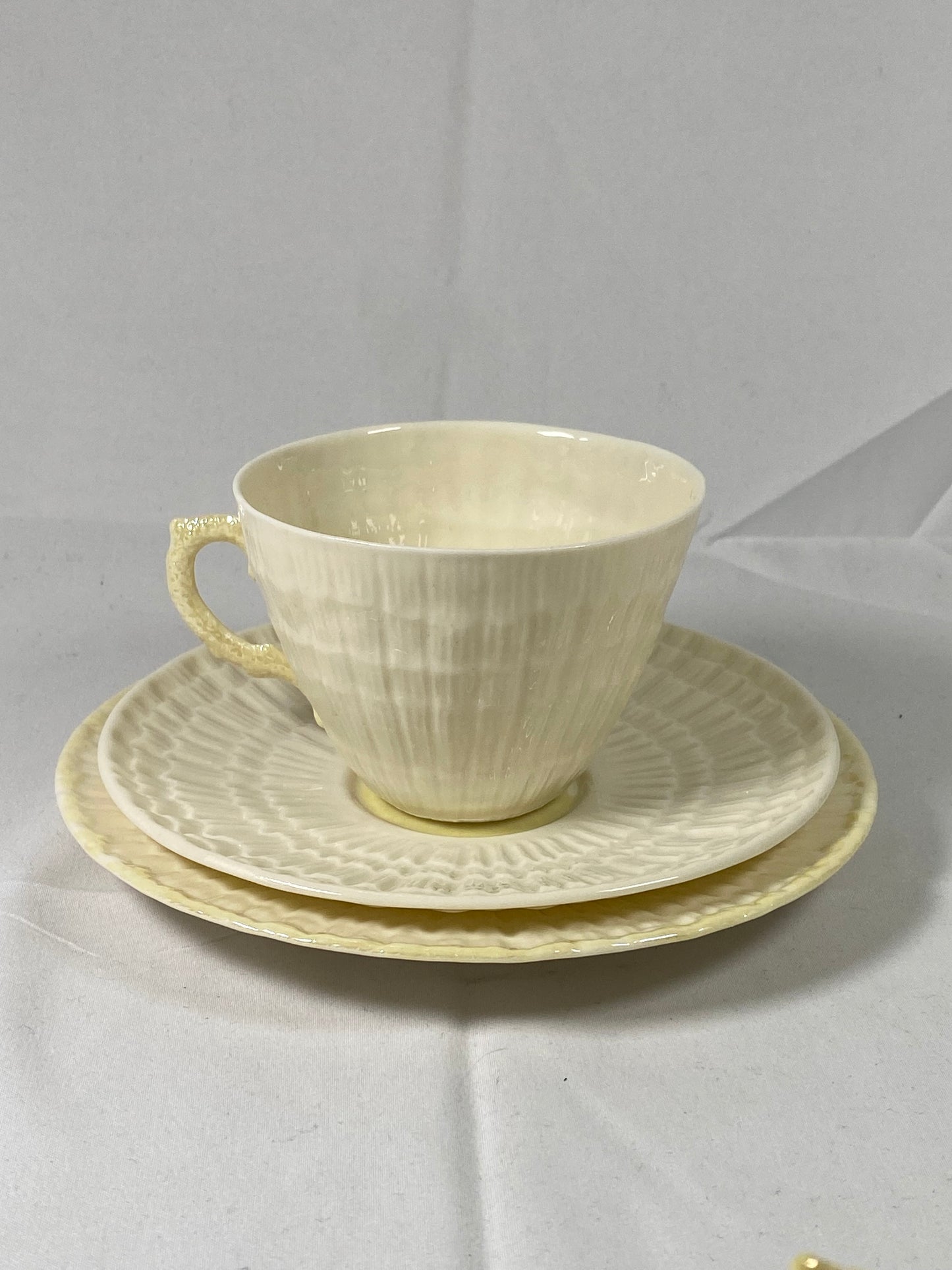 4 件套复古 Belleek 茶杯三件套,砗磲图案,第 6 届绿色标志
