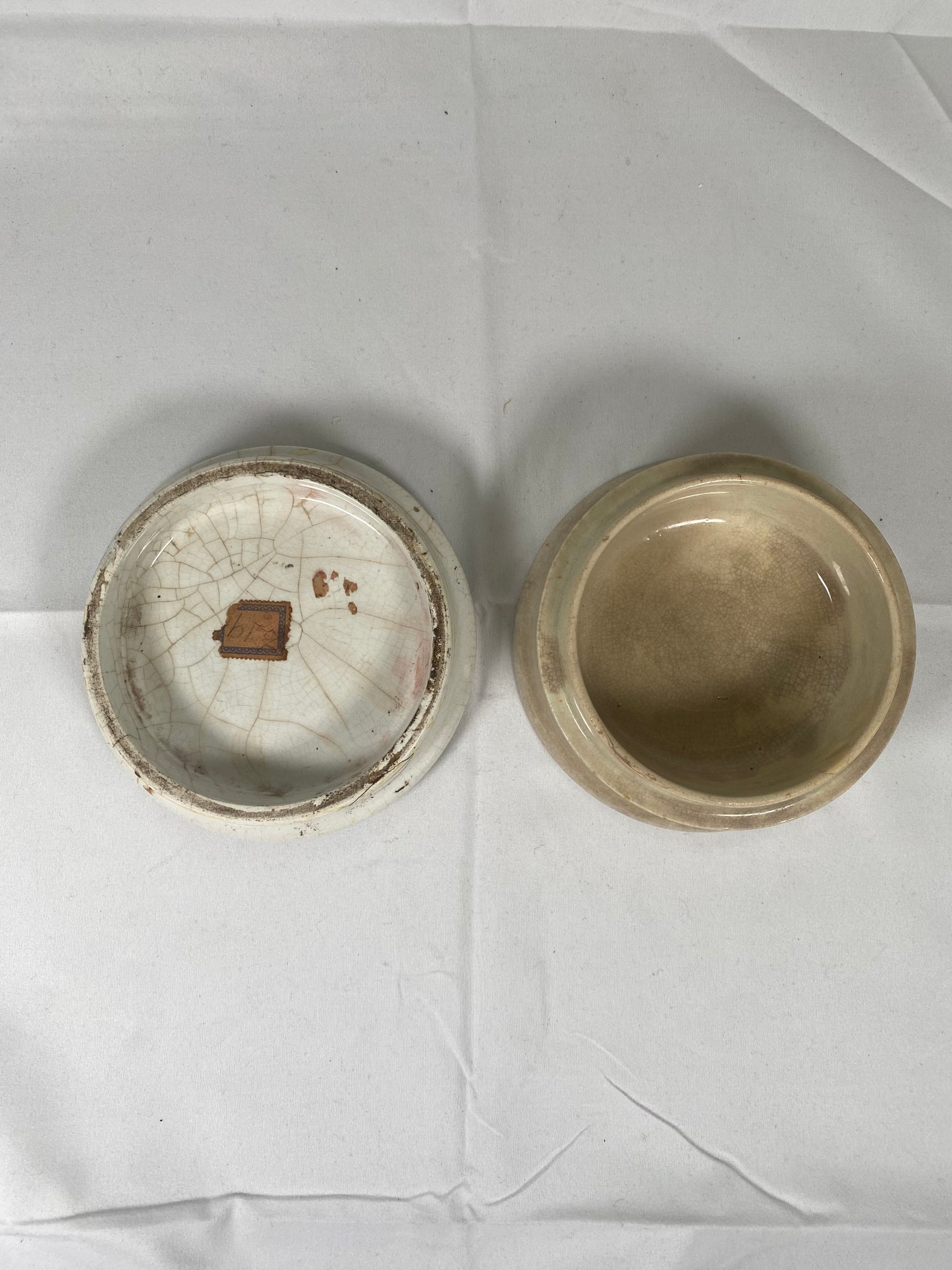 Rara olla victoriana Prattware con tapa de la joven reina Victoria, "Orgullo de Inglaterra".