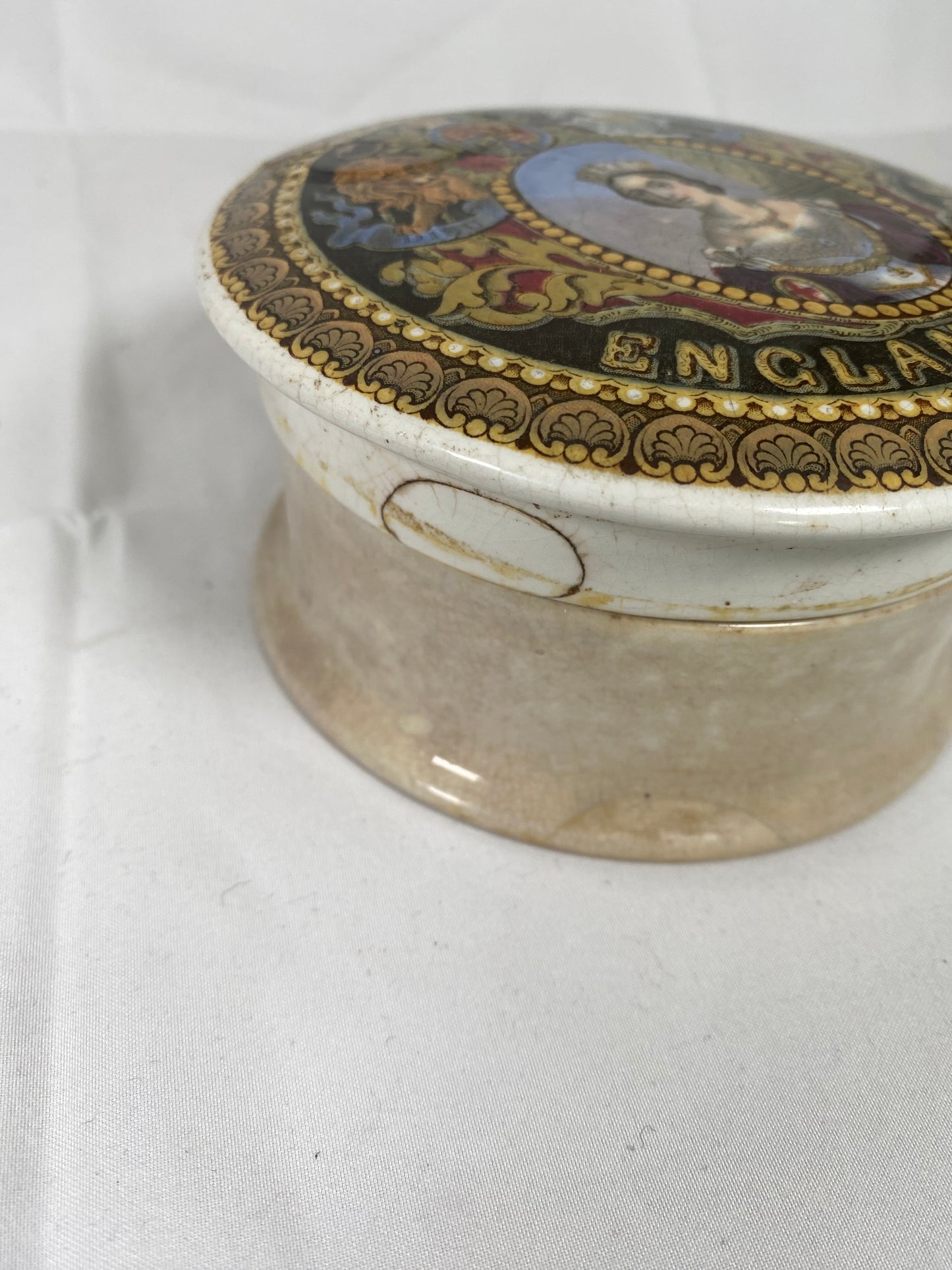 Rara olla victoriana Prattware con tapa de la joven reina Victoria, "Orgullo de Inglaterra".