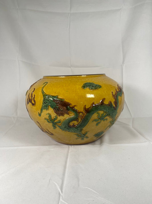 Late Qing Sancai Earthenware Bowl w Dragon Motifs, Guangxi Period (1875-1908)