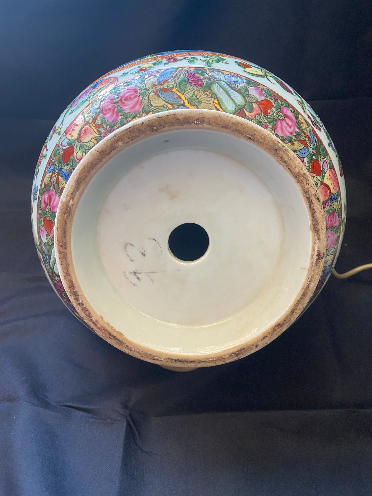 Lámpara monumental del período Qing tardío, porcelana celadón, esmaltes familia rosa
