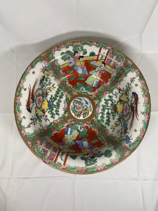 Cuenco de porcelana con medallón de rosa chino de principios y mediados del siglo XX