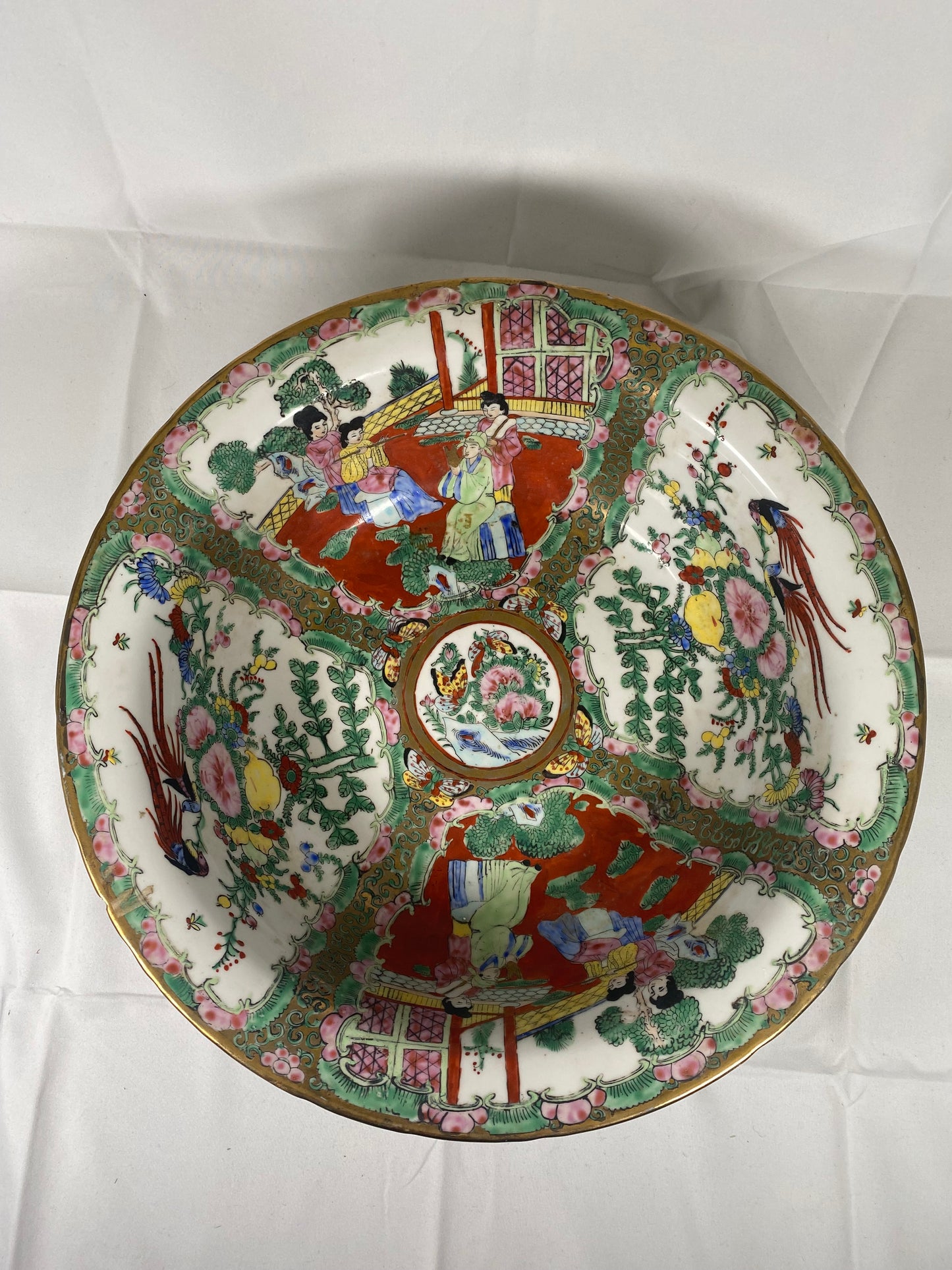 Early to mid 20th century Chinese Rose Medallion porcelain basin bowl
