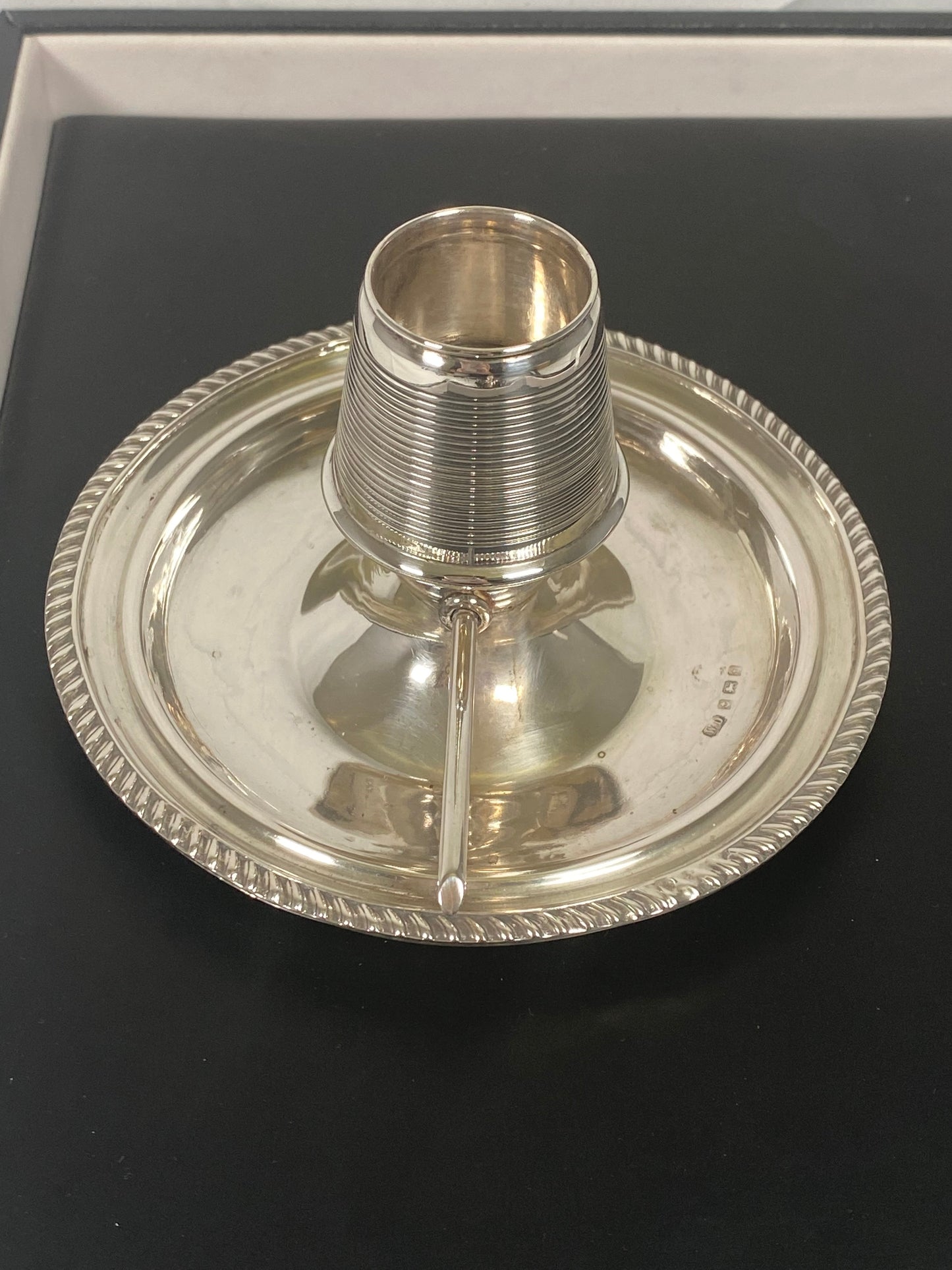 古董英国纯银火柴盒/烟灰缸,威廉·德文波特 (William Devenport) 制作,1905 年