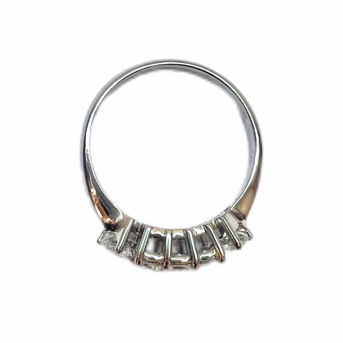 Vintage 18carat white gold ring with 8 diamonds