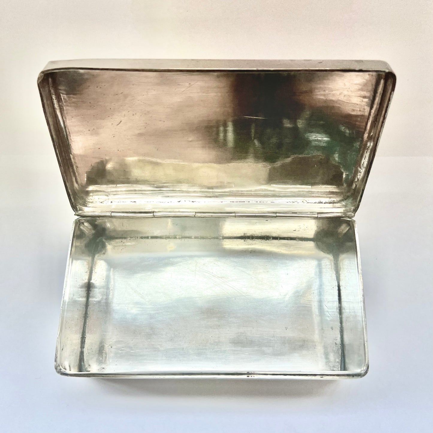 Mid to late 19th century Chinese export silver sandwich box, Wang Hing