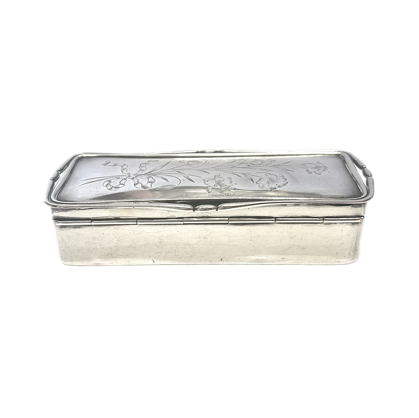 Edwardian sterling silver box with engraved posy to the top of box,