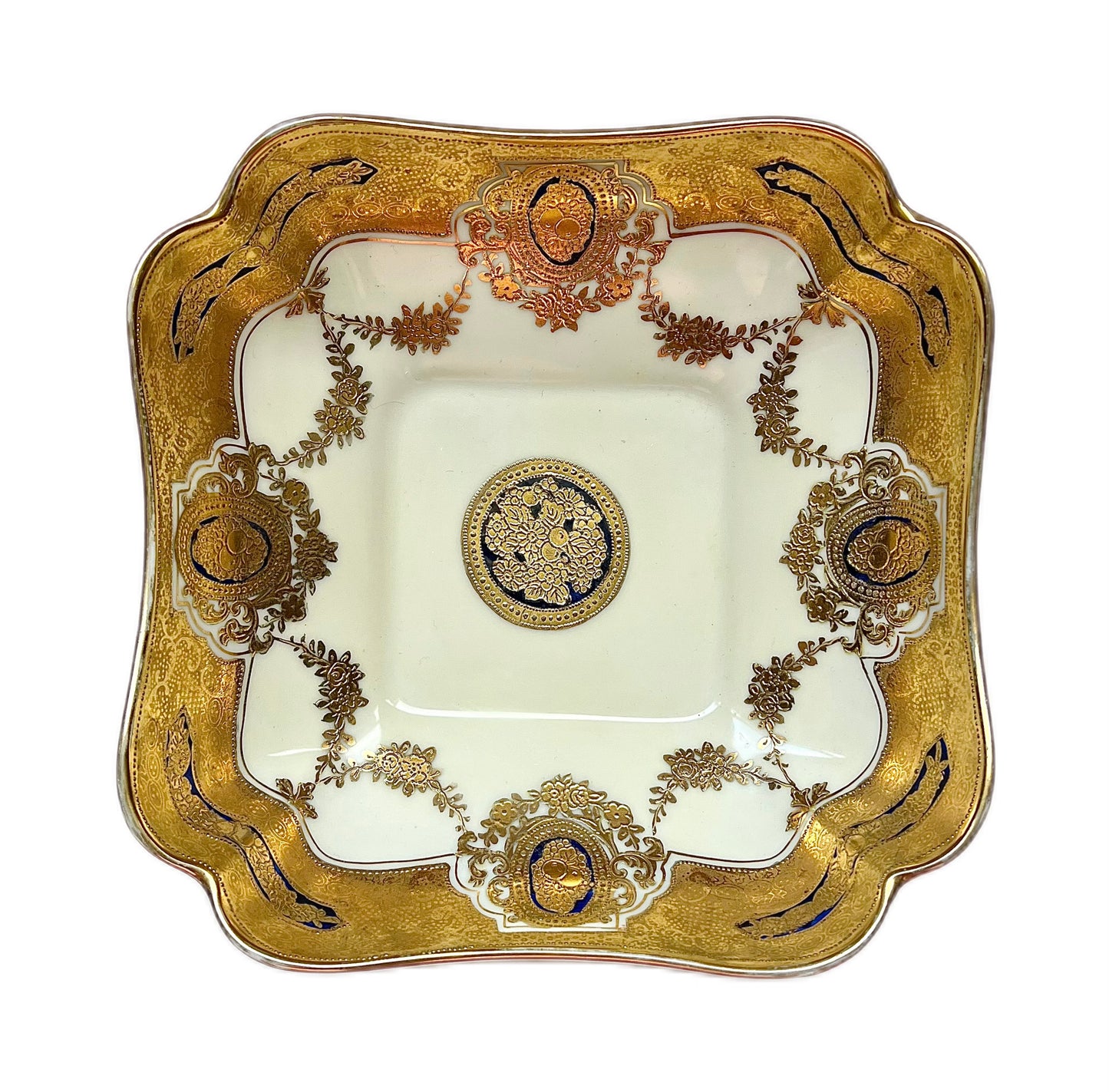 Antique to near antique Shuzan Satsuma souvenirs dish circa 1920s to 1930s