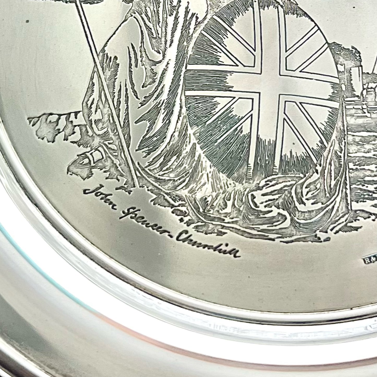 Limited edition Elizabeth II sterling silver plate in original case,  75th anniversary of Queen Victoria’s diamond jubilee