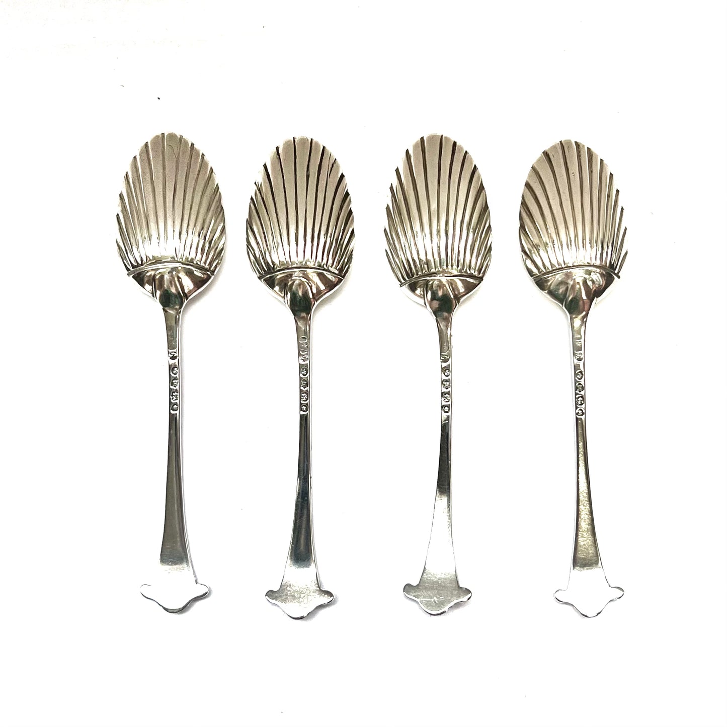 Set of 4 sterling silver coffee spoons, Onslow pattern with shell-form bowls, London, 1883, Elkington & Co