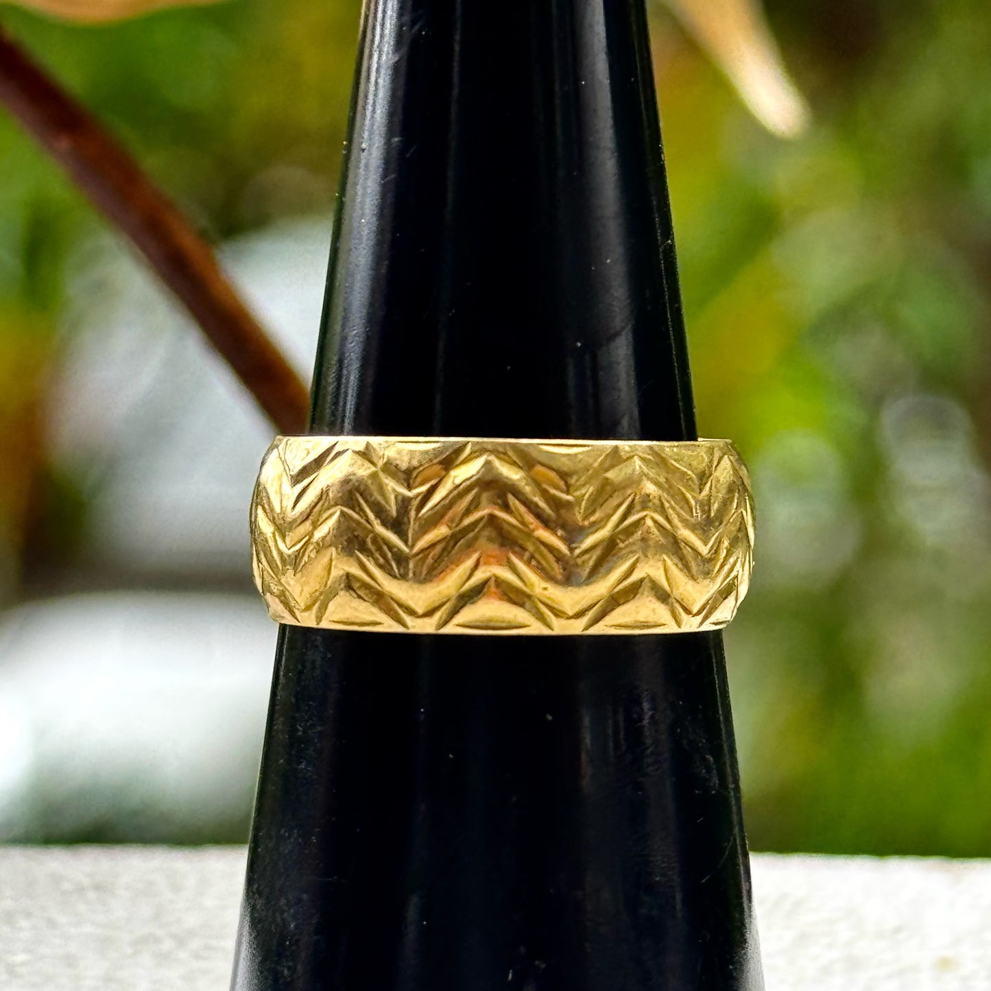 Vintage Luxury 18ct yellow gold Hardy Amies ring