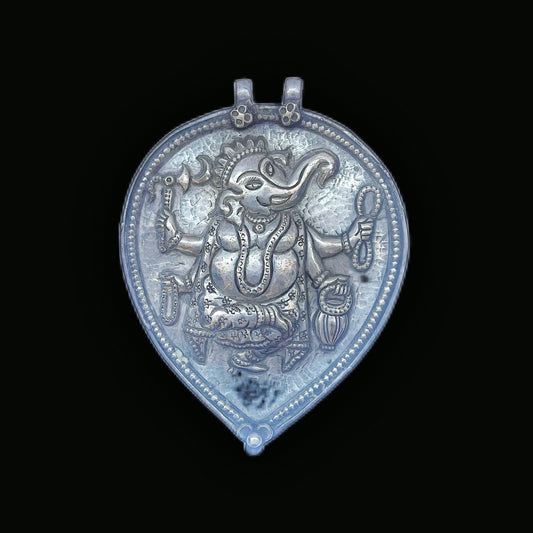 Statement vintage Indian silver Ganesh heart-shaped amulet pendant