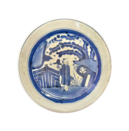 Early 18th century Kangxi period scholar in courtyard motif dish