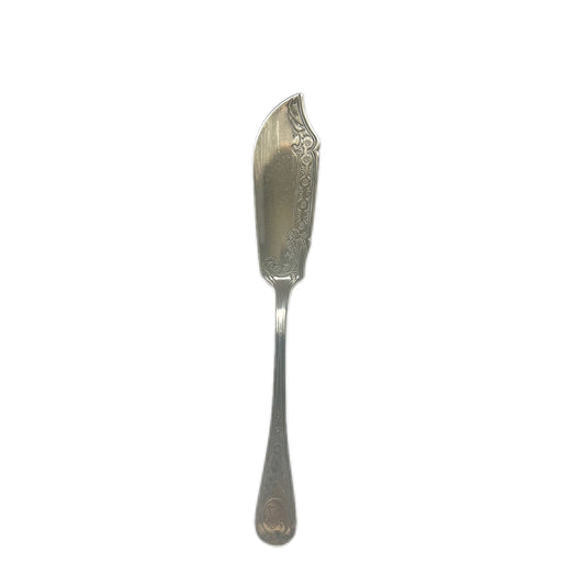 Antique High Victorian crested sterling silver butter knife, London, 1866, John Hunt & Robert Russell