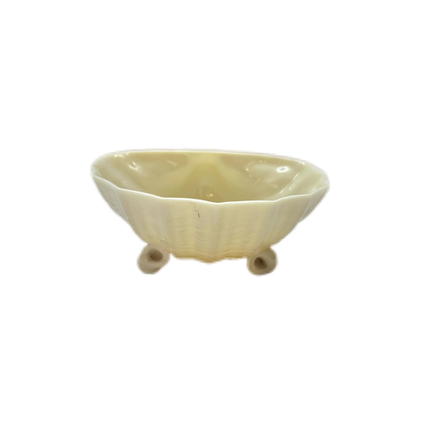 Vintage Belleek shell shaped salt cellar or trinket dish with 7th mark, circa 1980-1993