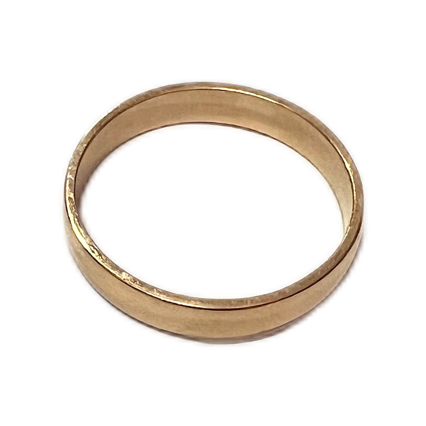 Simple but elegant 9ct gold ring