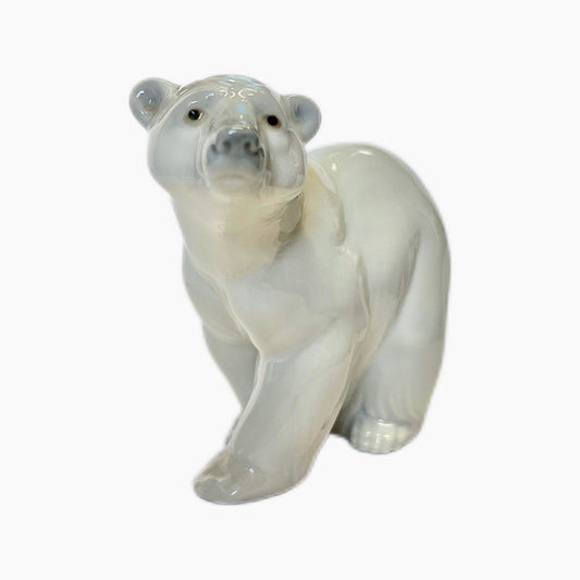 Vintage Lladro "Attentive Polar Bear" porcelain figurine, circa 1980s