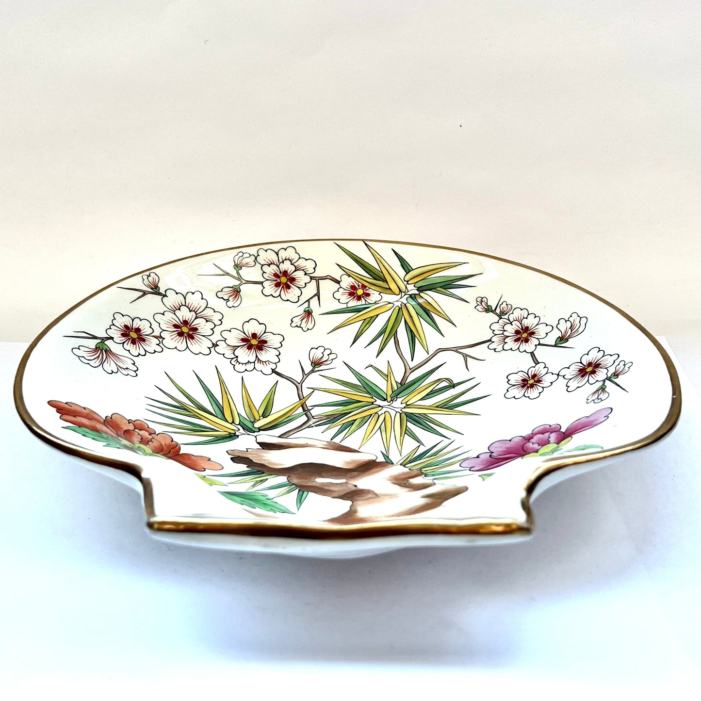 Antique late 19th century Wedgwood Pearlware shell dessert plate, hand-painted in the Prunus pattern