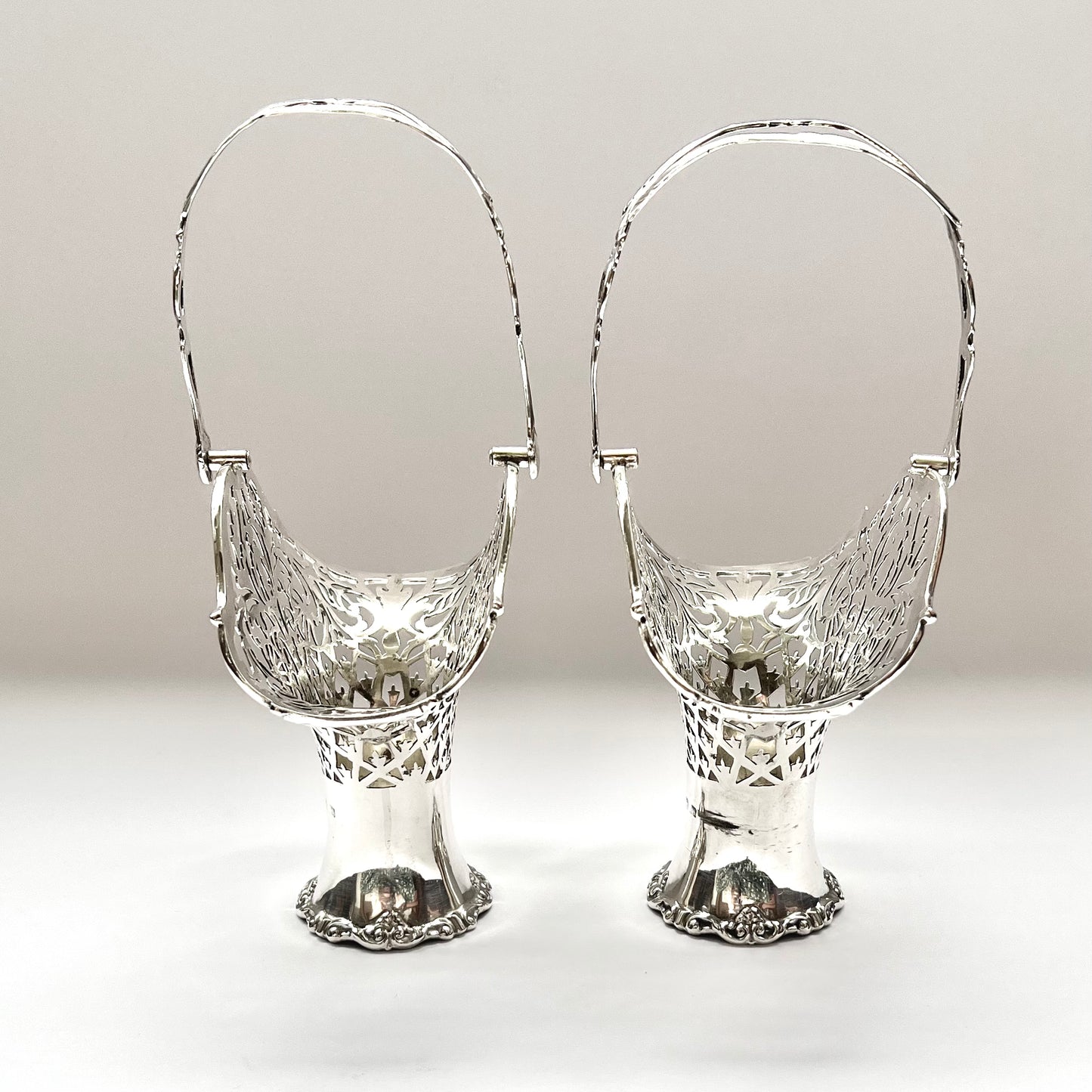 Antique pair of George V giardinetti style baskets. Henry Matthews, Birmingham, 1921