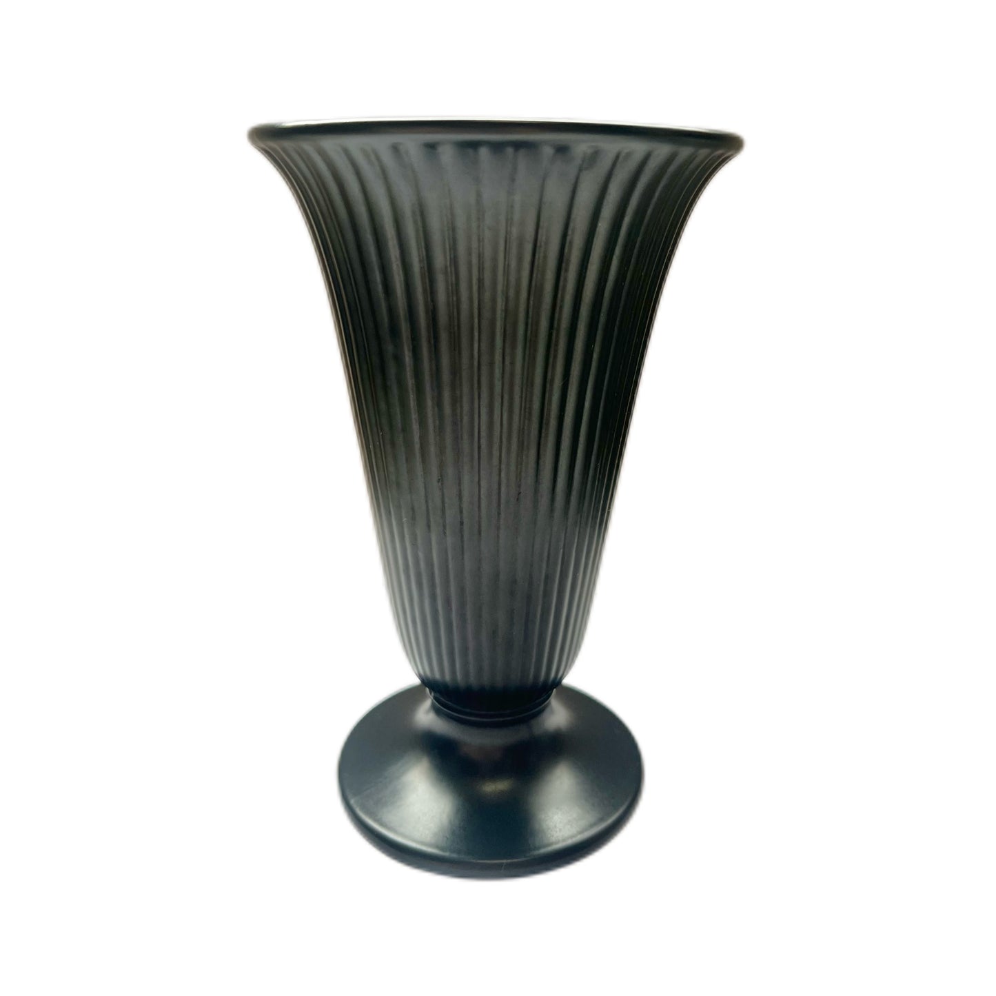 Early 20th century black Wedgwood Etruria neo-classical Ravenstone fluted vase, circa 1930s to 1960s