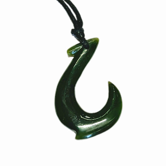 Vintage Hei Matau nephrite jade pounamu pendant